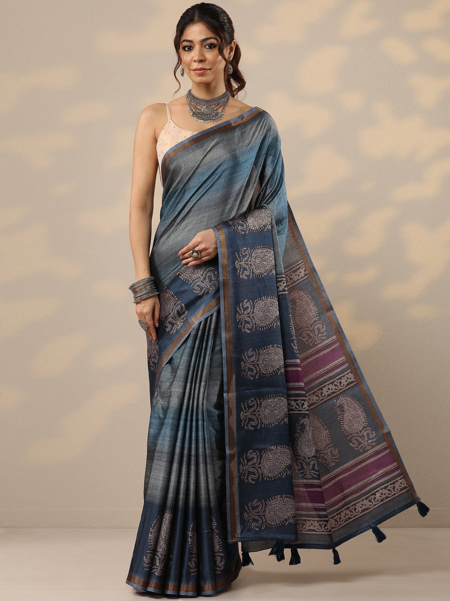 Blue Printed Cotton Blend Sarees With Unstitched Blouse Piece
