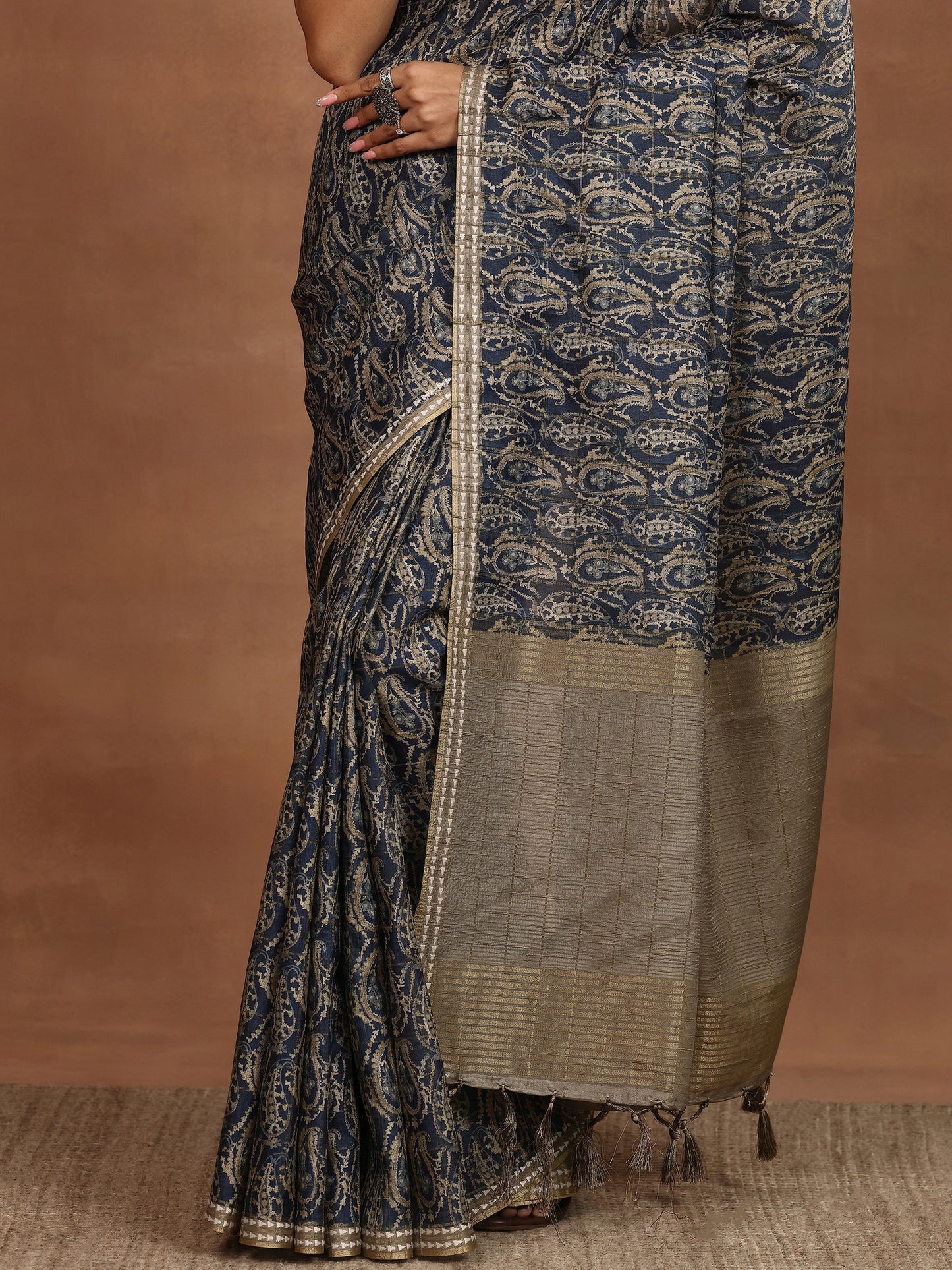 Navy Blue Printed Silk Blend Sarees With Unstitched Blouse Piece