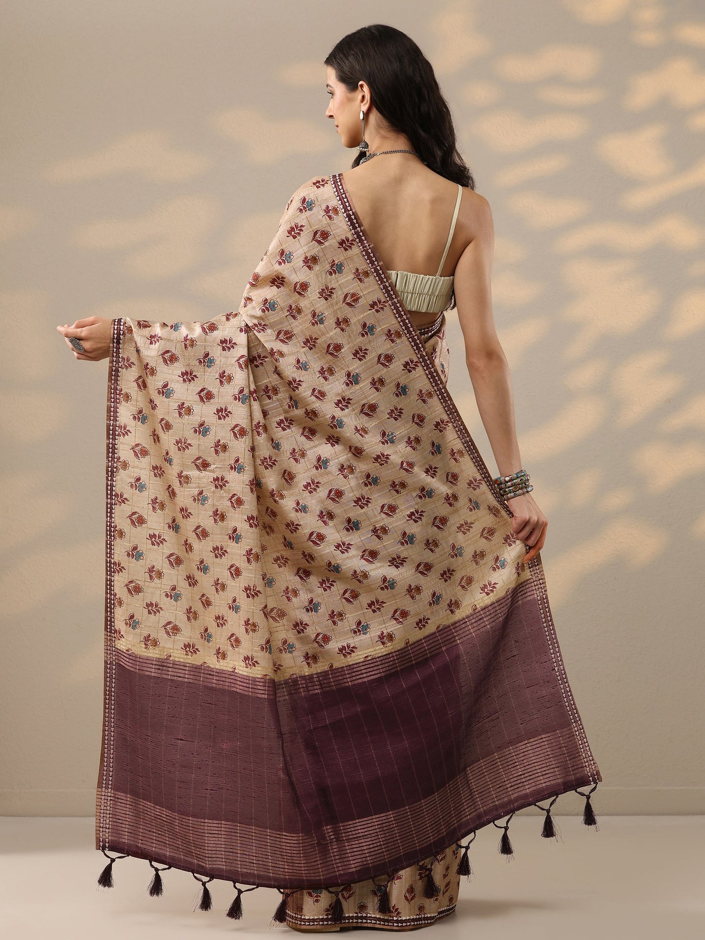 Beige Printed Silk Blend Saree With Unstitched Blouse Piece