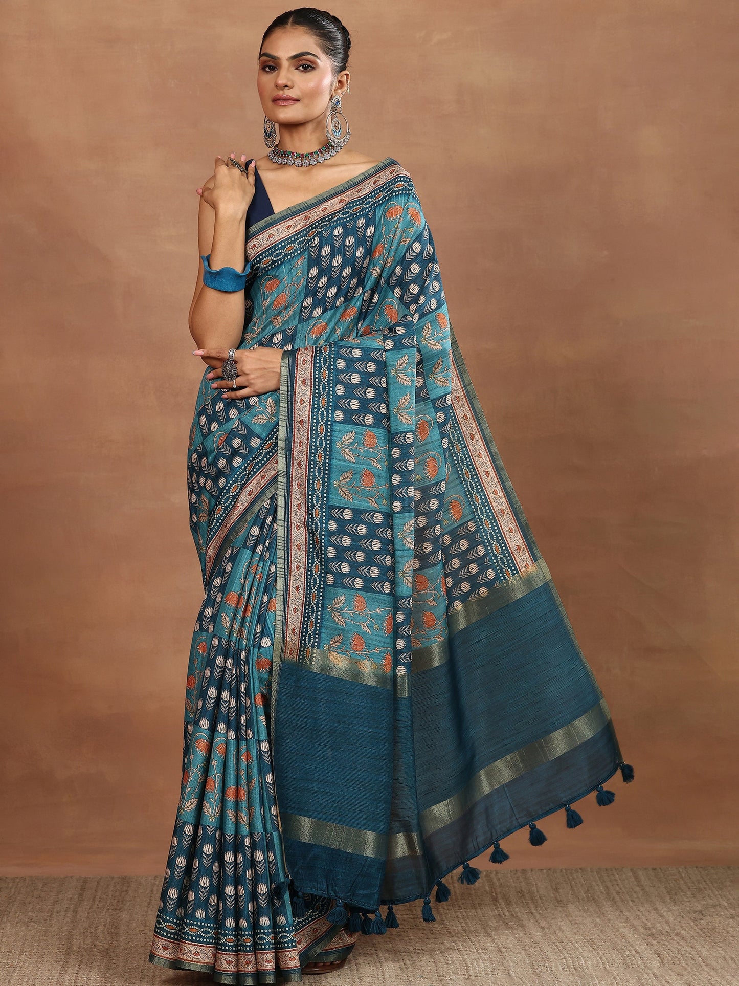 Green Printed Silk Blend Sarees With Unstitched Blouse Piece