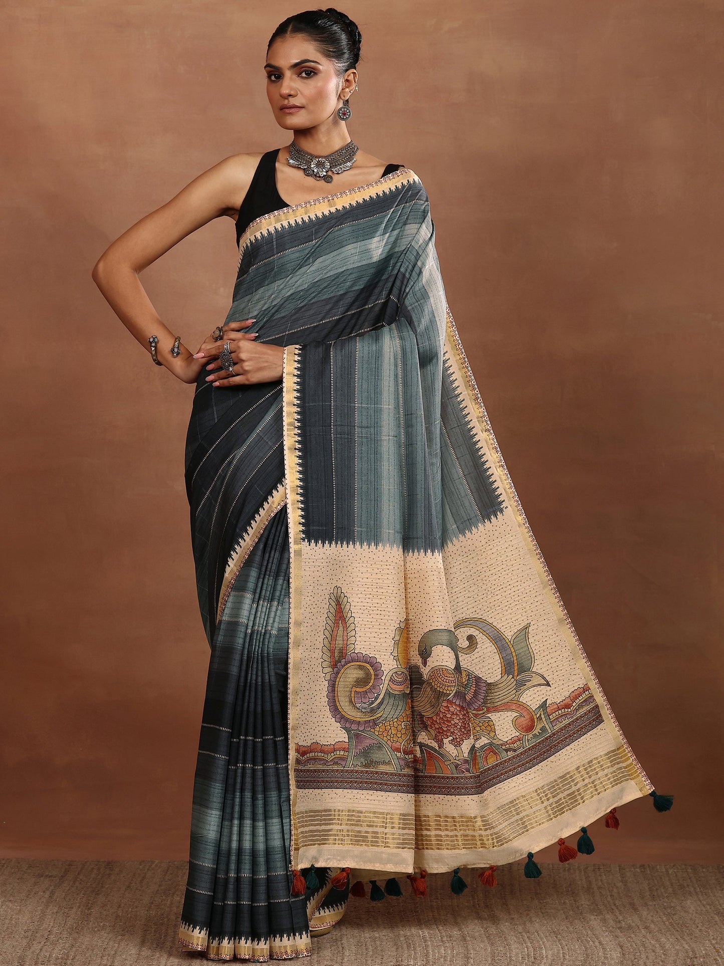 Grey Printed Silk Blend Sarees With Unstitched Blouse Piece