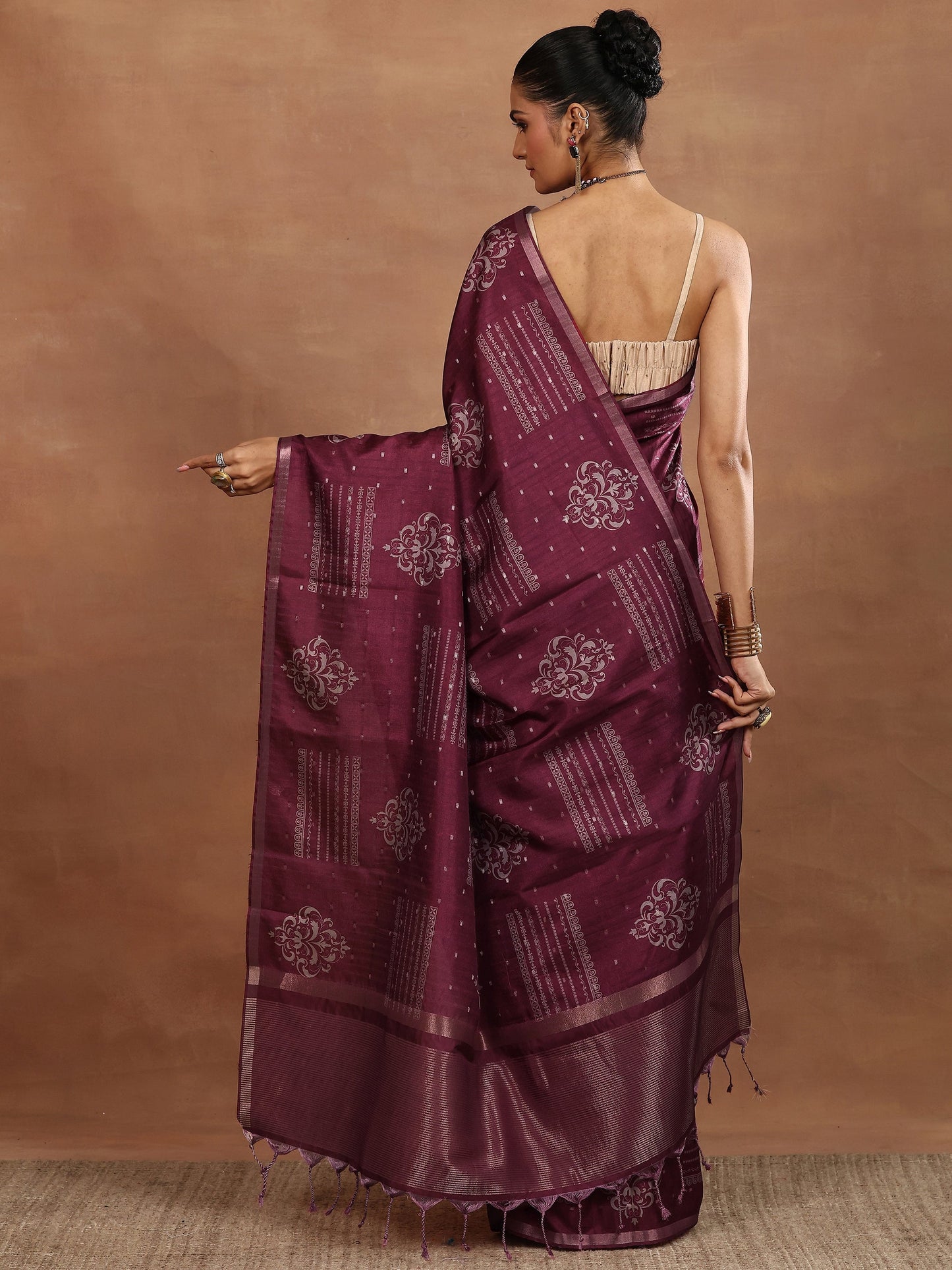 Burgundy Printed Silk Blend Saree With Unstitched Blouse Piece
