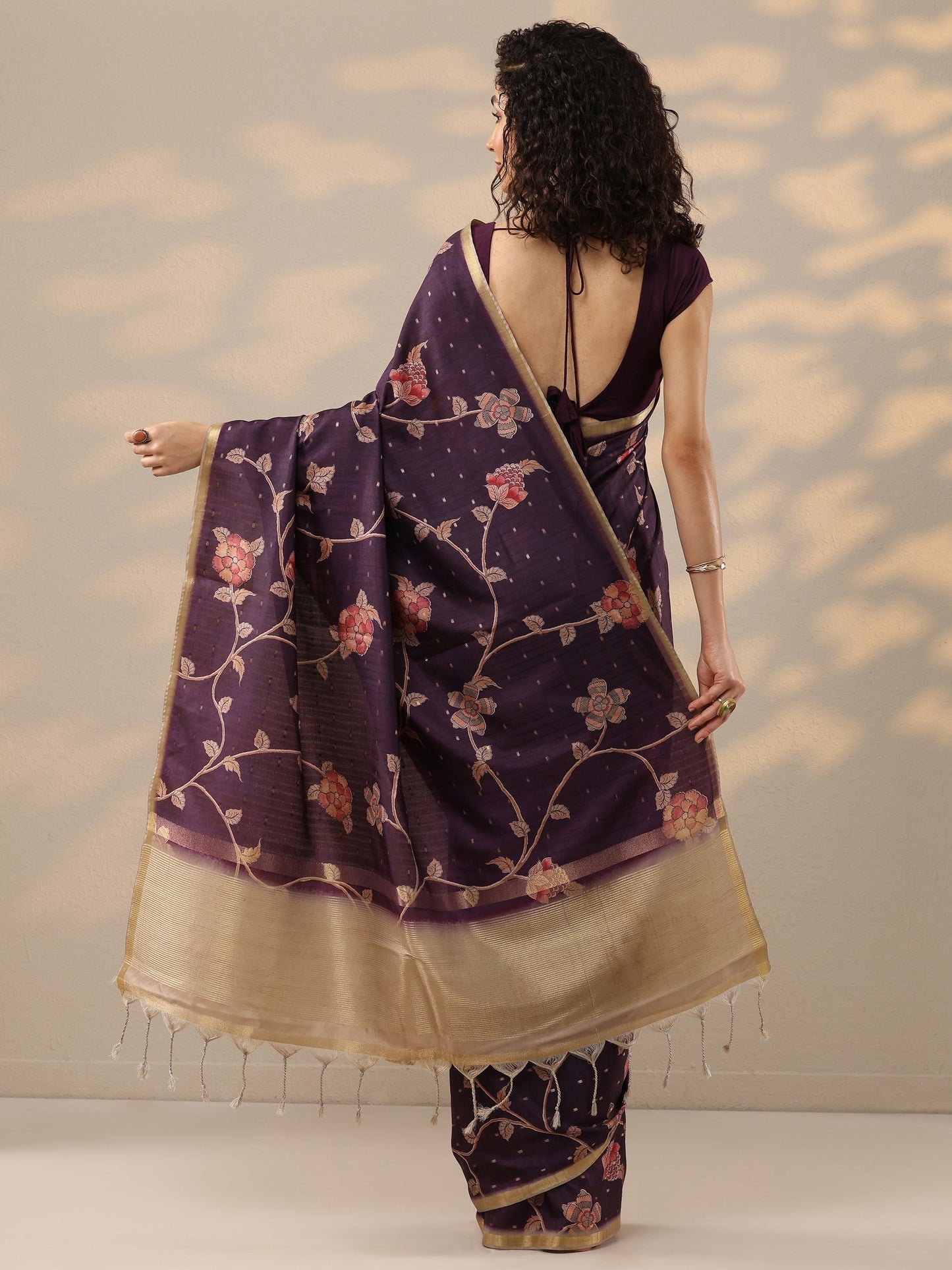 Purple Printed Silk Blend Saree With Unstitched Blouse Piece