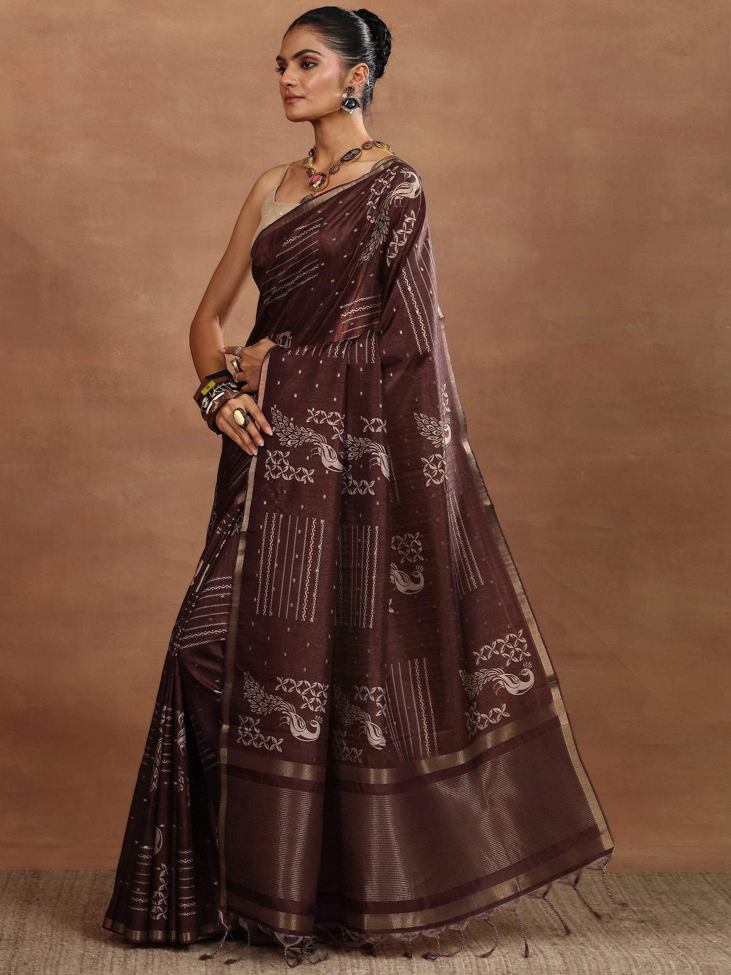 Brown Printed Silk Blend Saree With Unstitched Blouse Piece