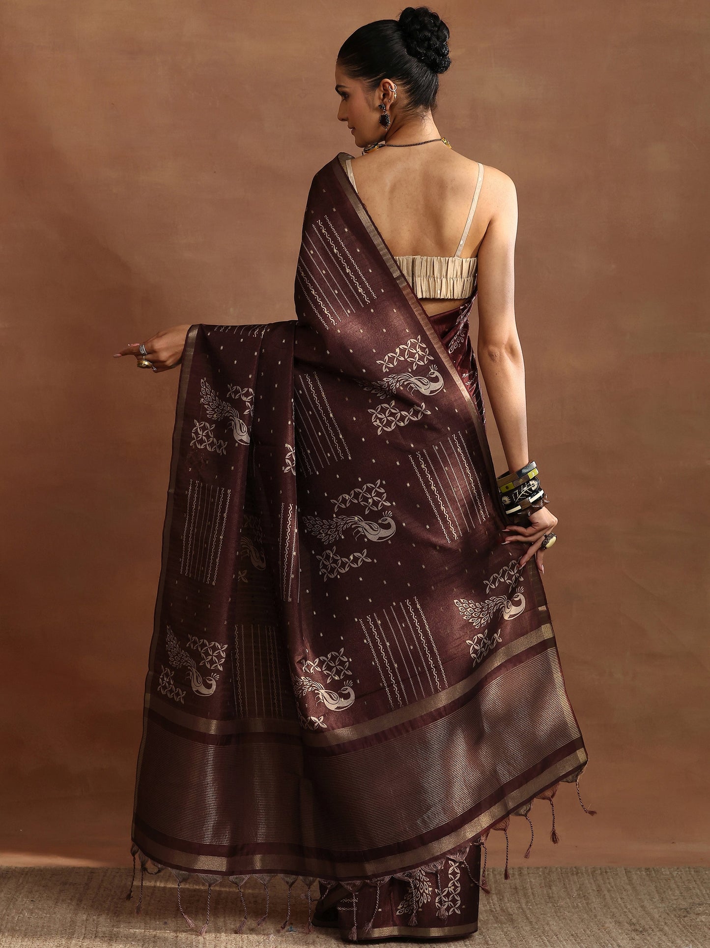 Brown Printed Silk Blend Saree With Unstitched Blouse Piece
