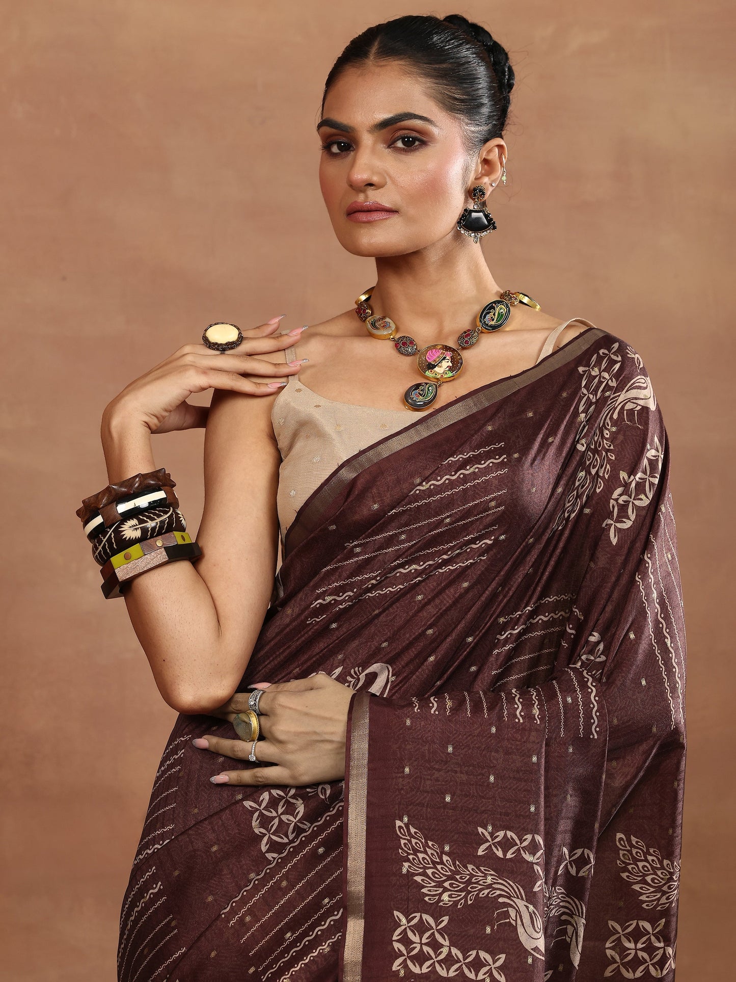 Brown Printed Silk Blend Saree With Unstitched Blouse Piece