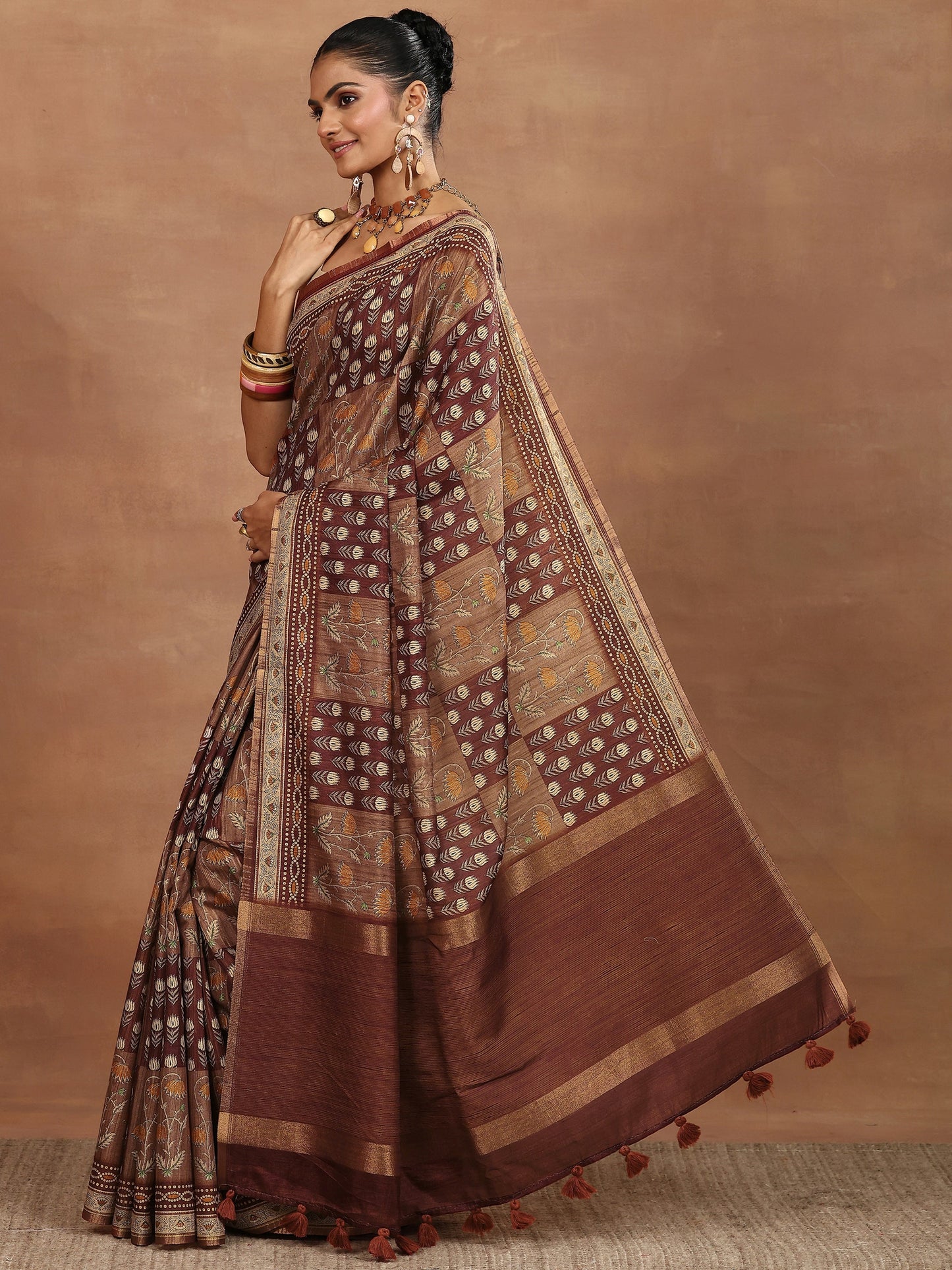 Brown Printed Silk Blend Saree With Unstitched Blouse Piece