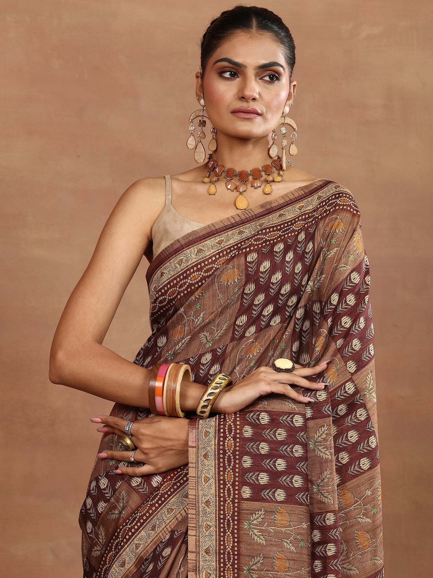 Brown Printed Silk Blend Saree With Unstitched Blouse Piece