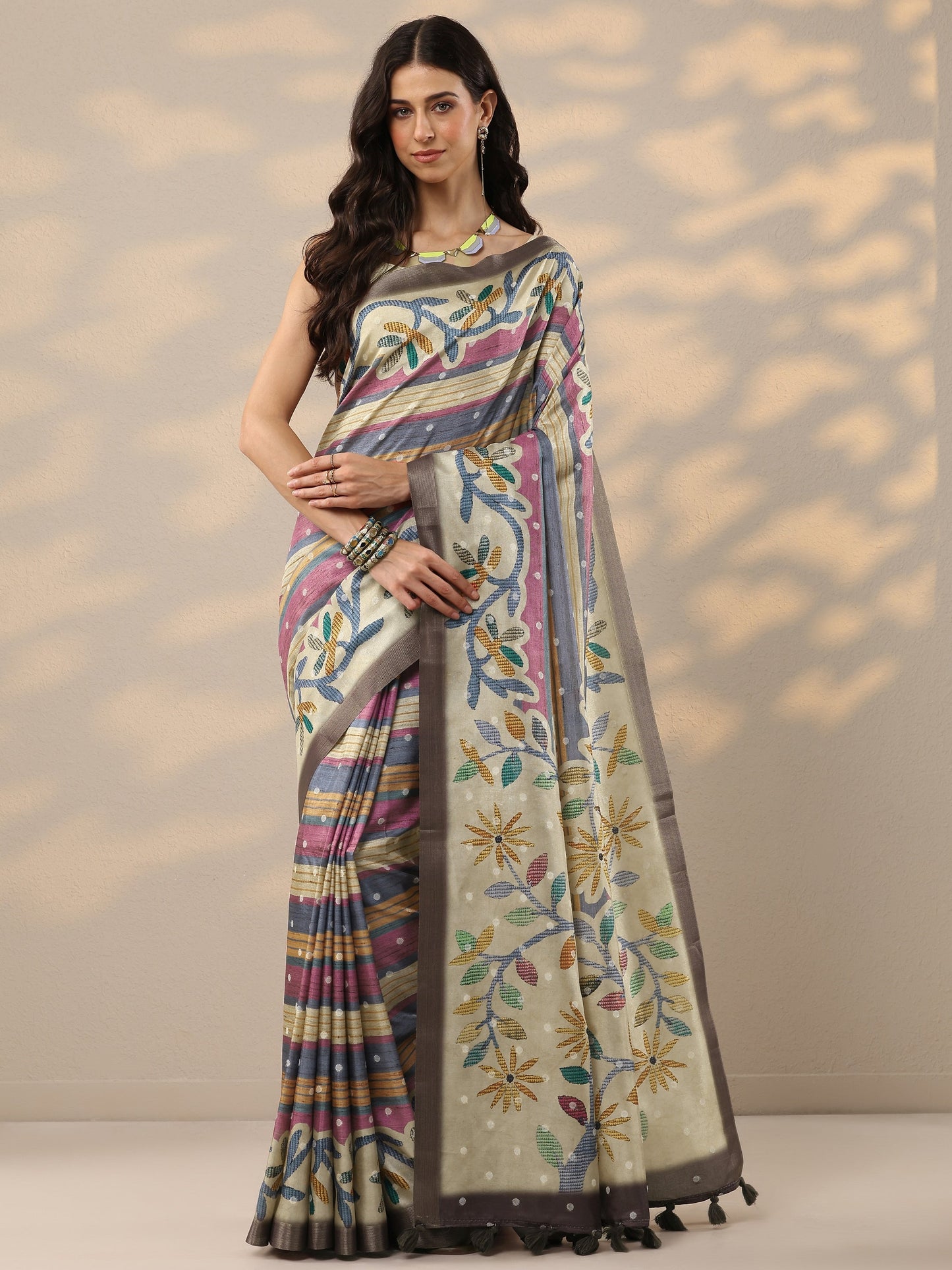 Multi Printed Silk Blend Saree With Unstitched Blouse Piece