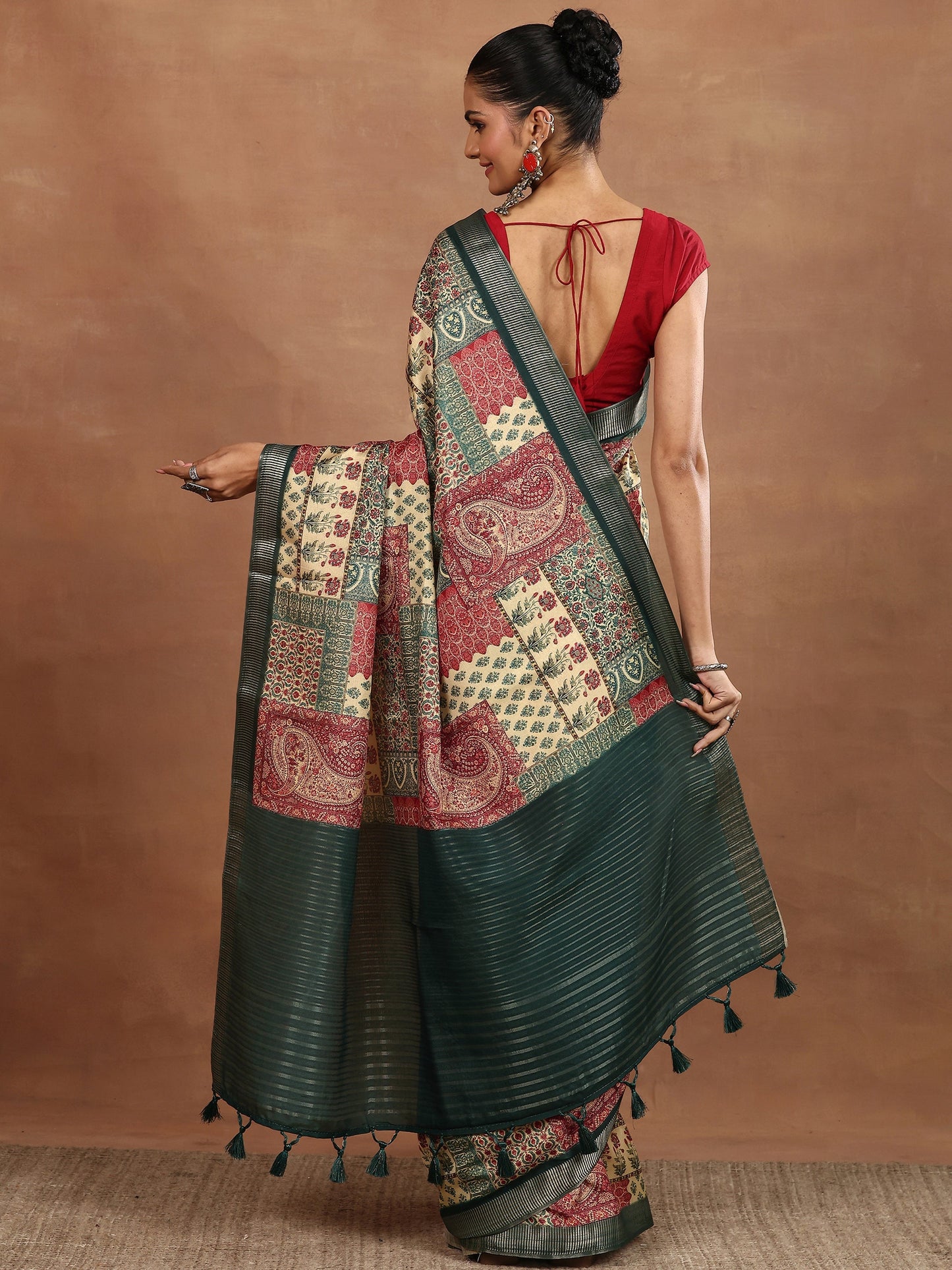 Green Printed Silk Blend Sarees With Unstitched Blouse Piece