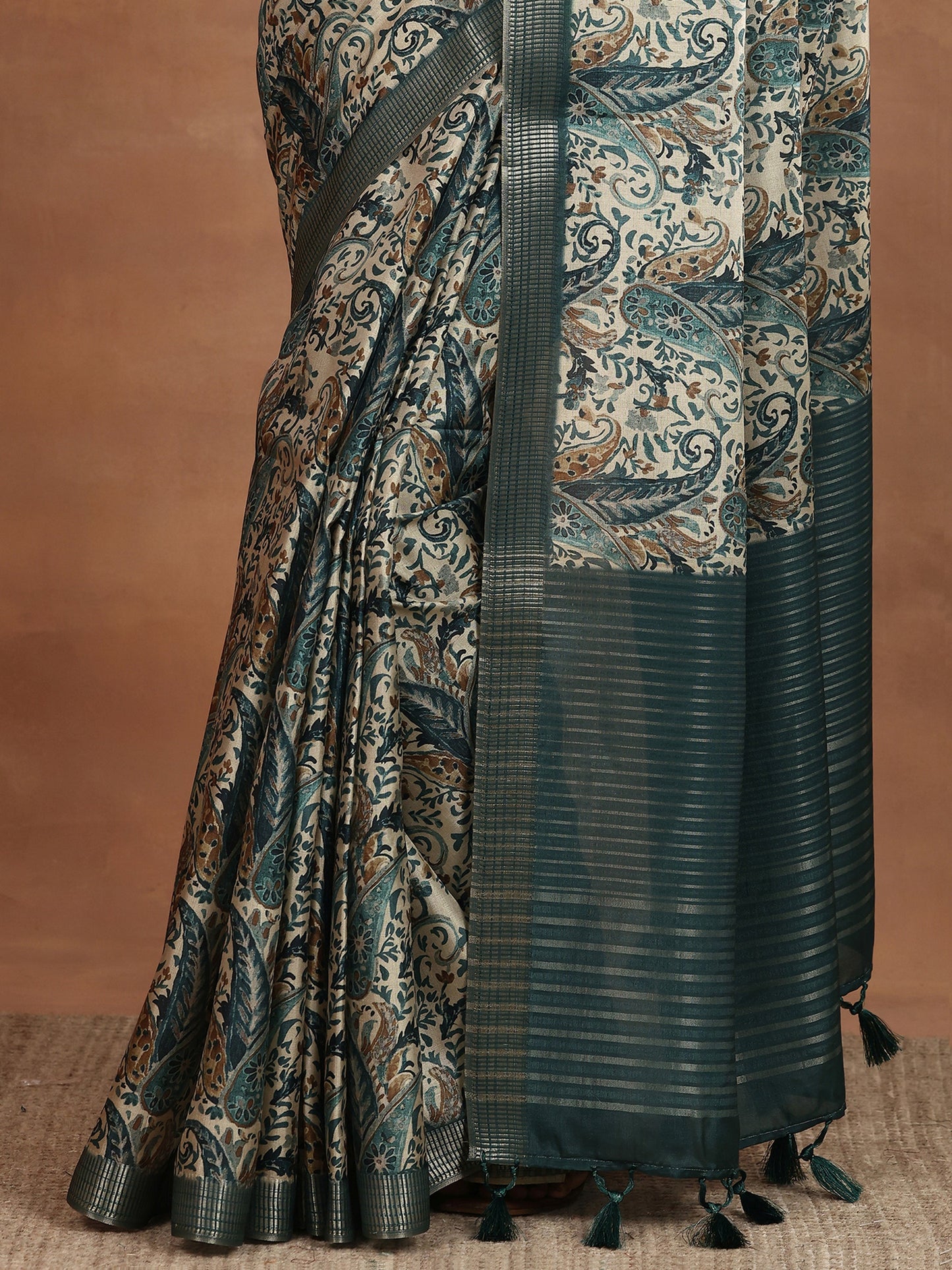 Blue Printed Silk Blend Sarees With Unstitched Blouse Piece