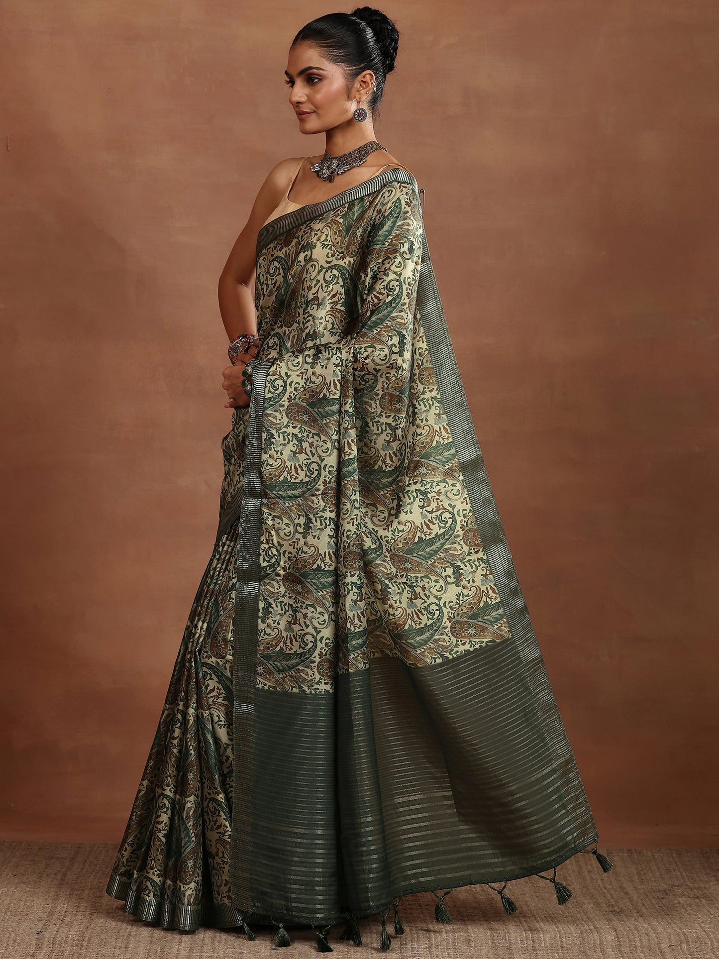 Green Printed Silk Blend Sarees With Unstitched Blouse Piece