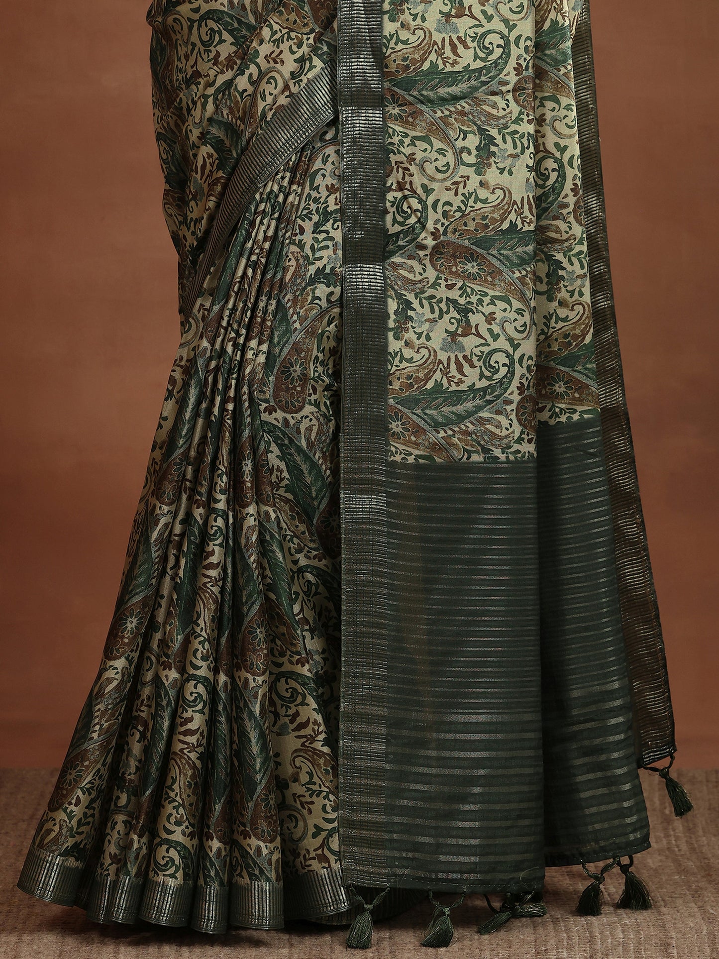 Green Printed Silk Blend Sarees With Unstitched Blouse Piece