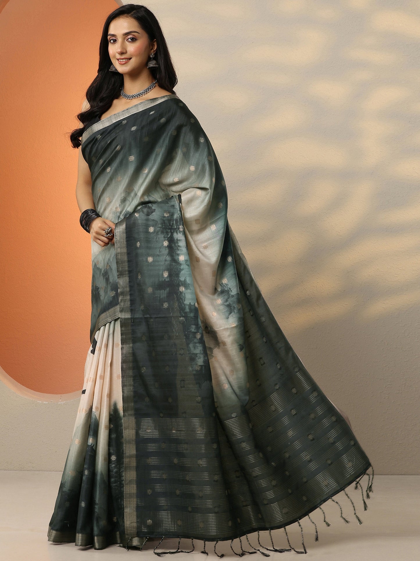 Beige Printed Silk Blend Saree With Unstitched Blouse Piece