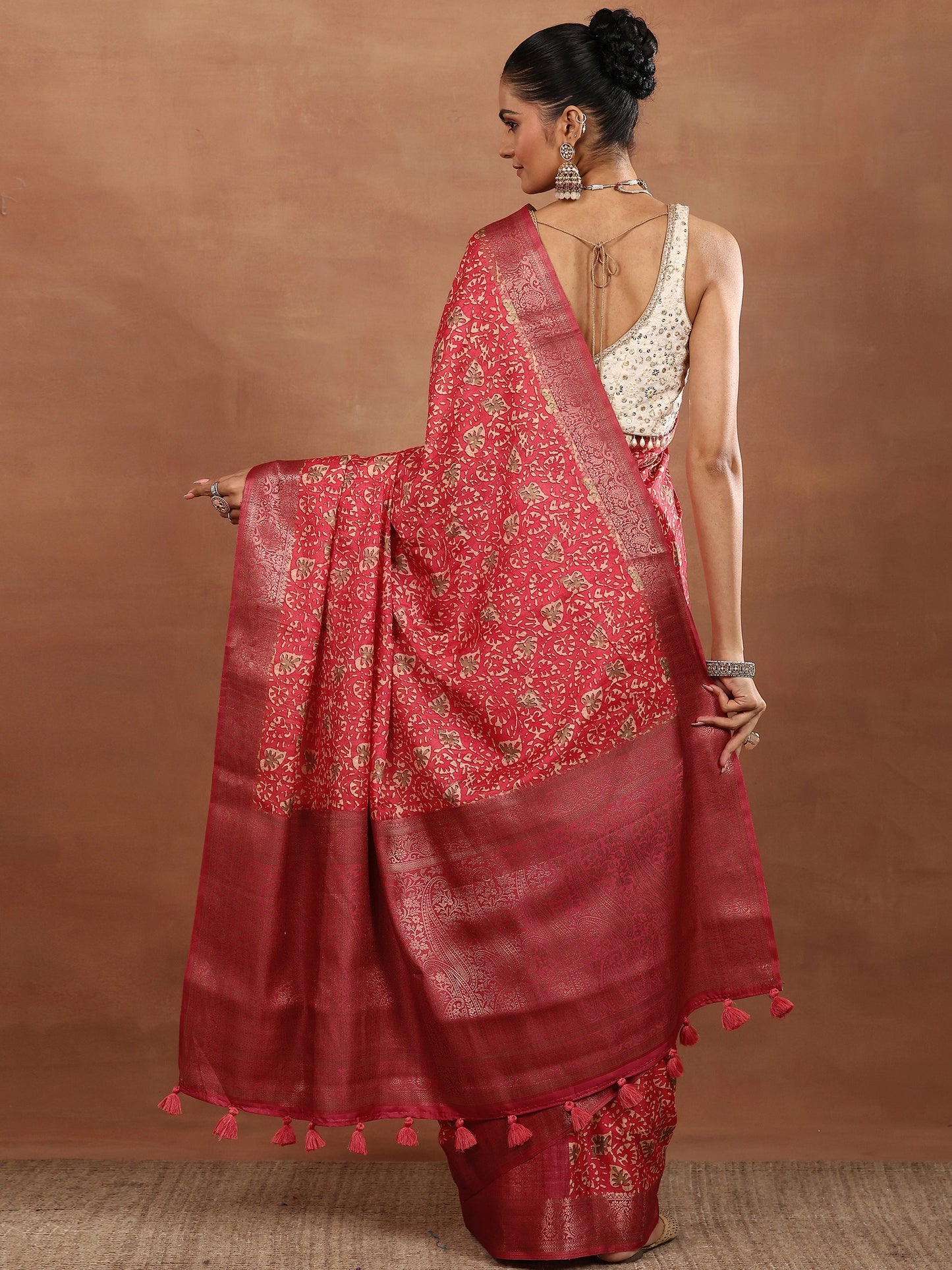 Coral Printed Silk Blend Sarees With Unstitched Blouse Piece