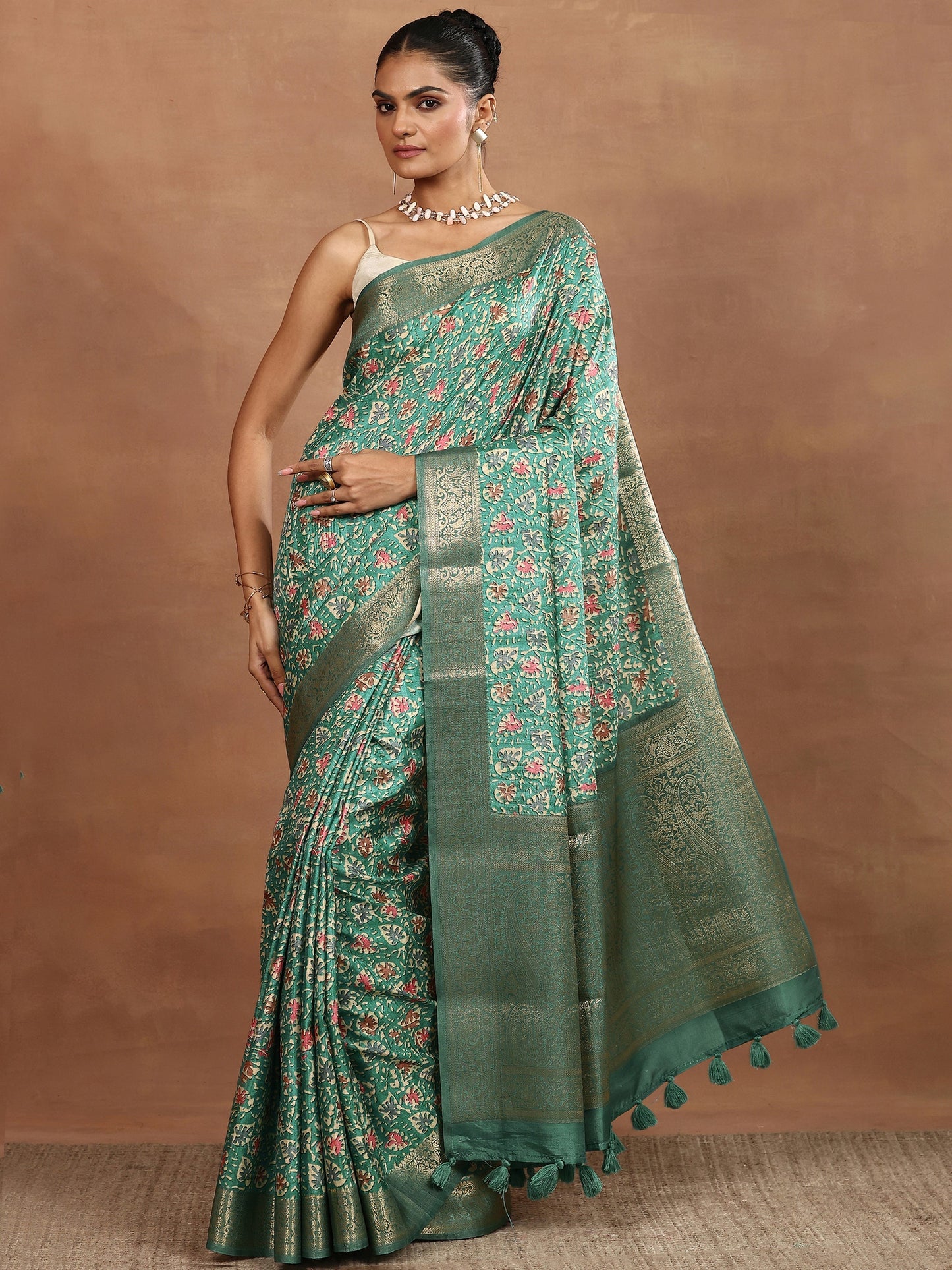 Green Printed Silk Blend Sarees With Unstitched Blouse Piece