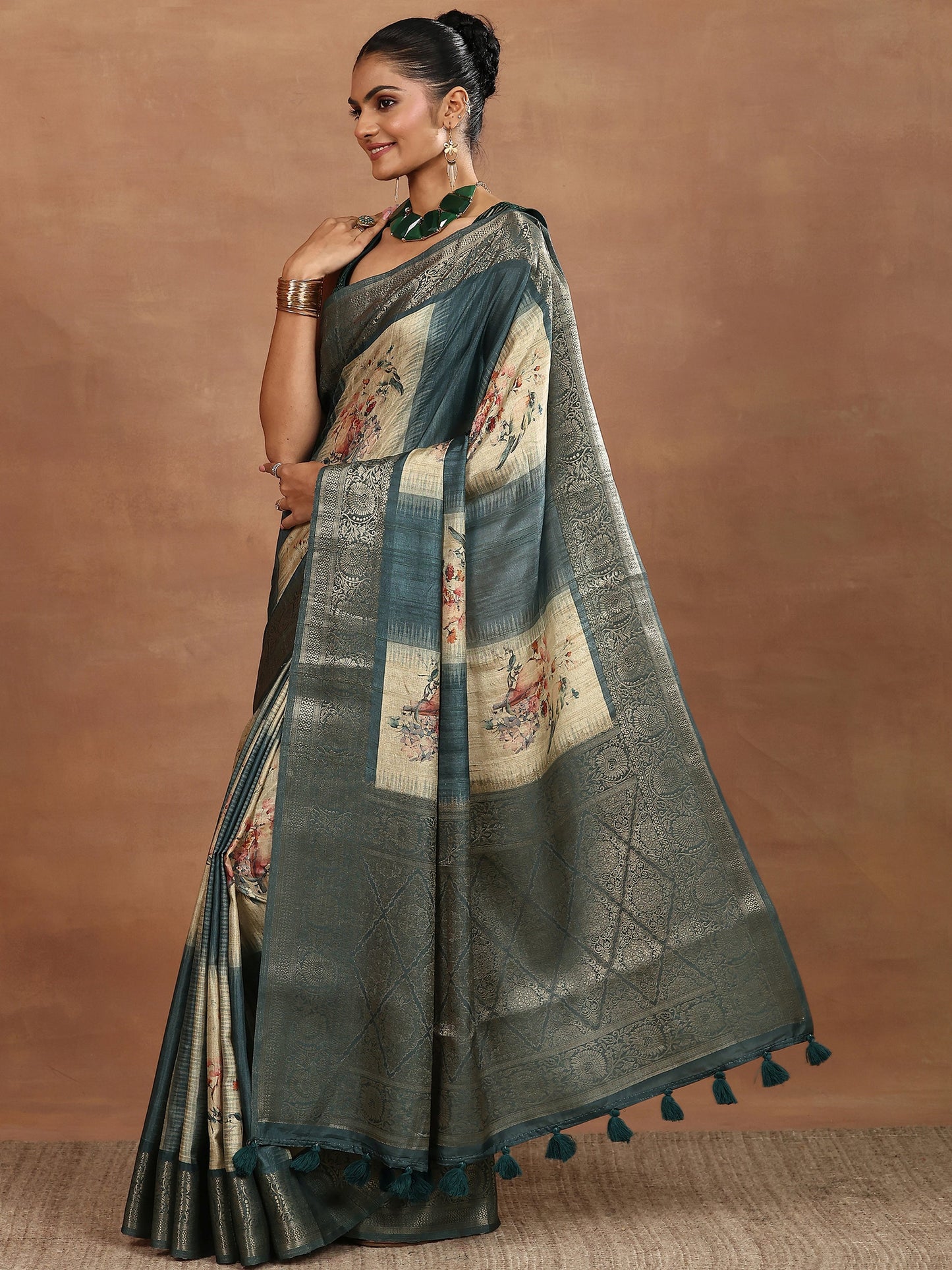 Grey Printed Silk Blend Sarees With Unstitched Blouse Piece