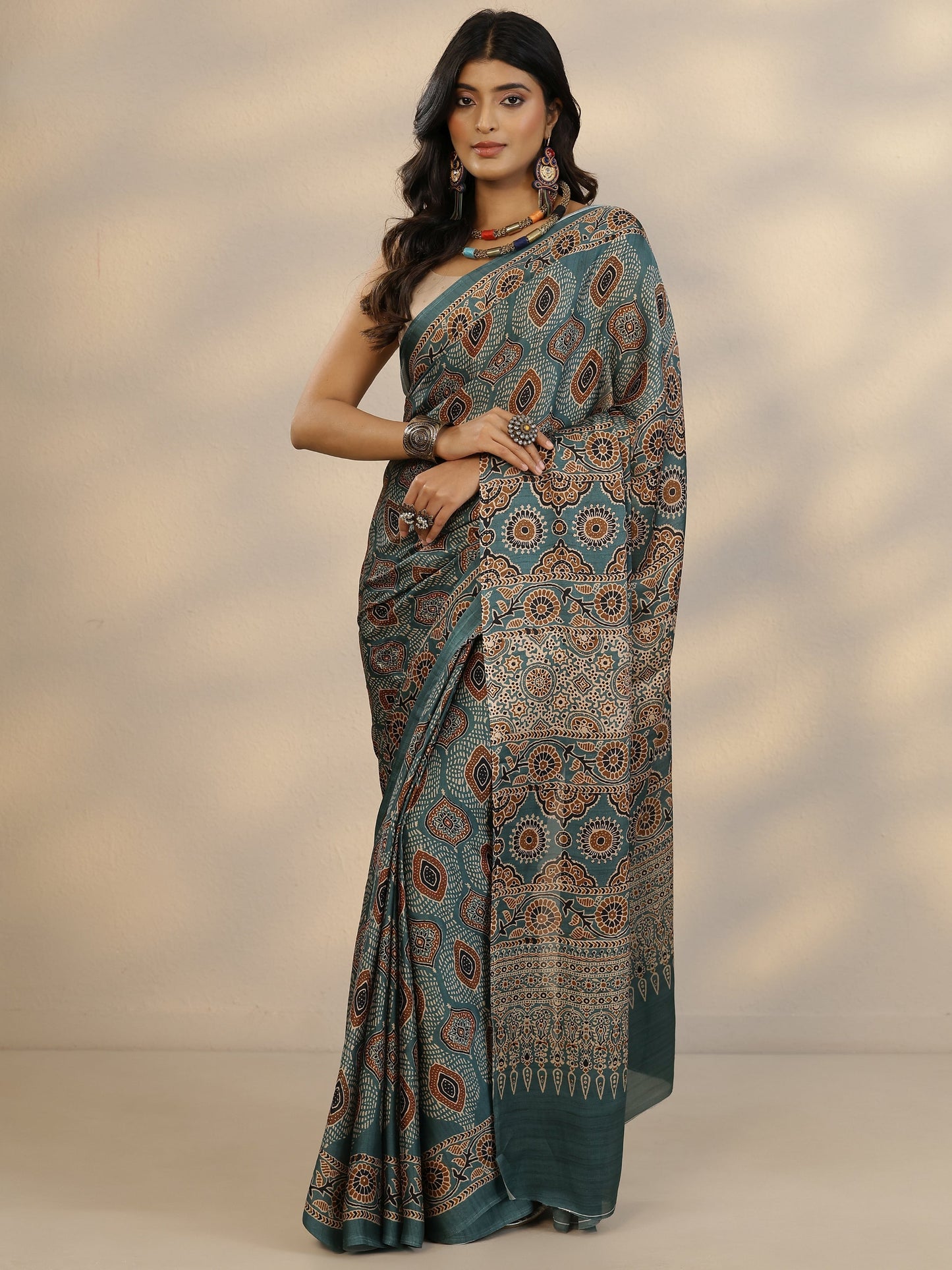 Green Printed Satin Saree With Unstitched Blouse Piece