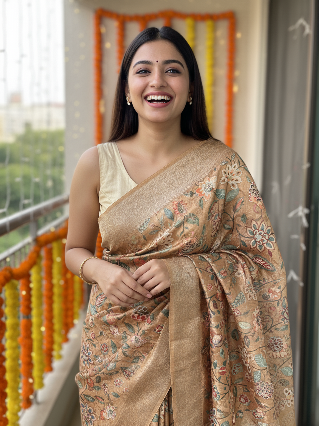 Mustard Printed Silk Blend Saree With Unstitched Blouse Piece