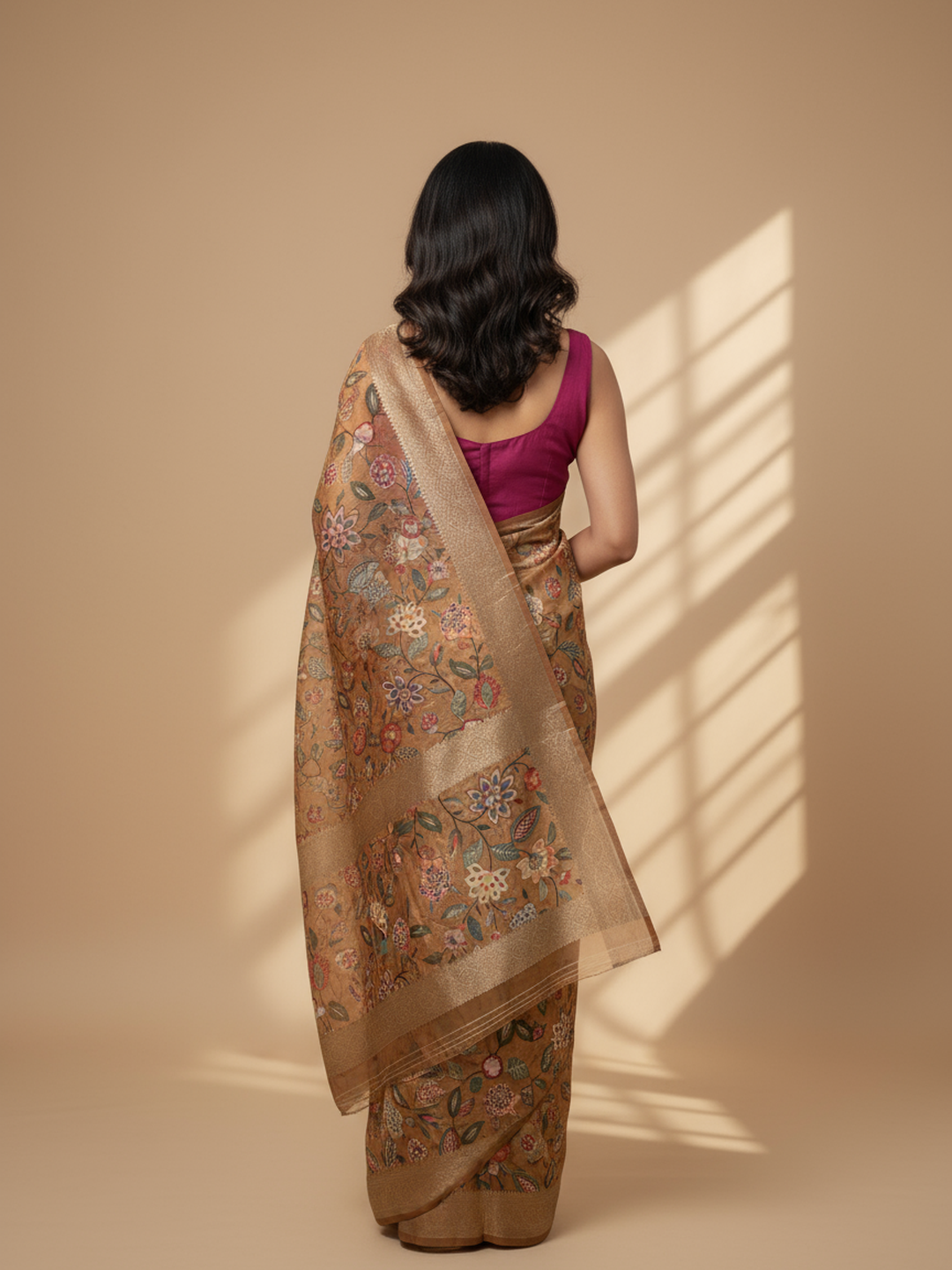 Mustard Printed Silk Blend Saree With Unstitched Blouse Piece