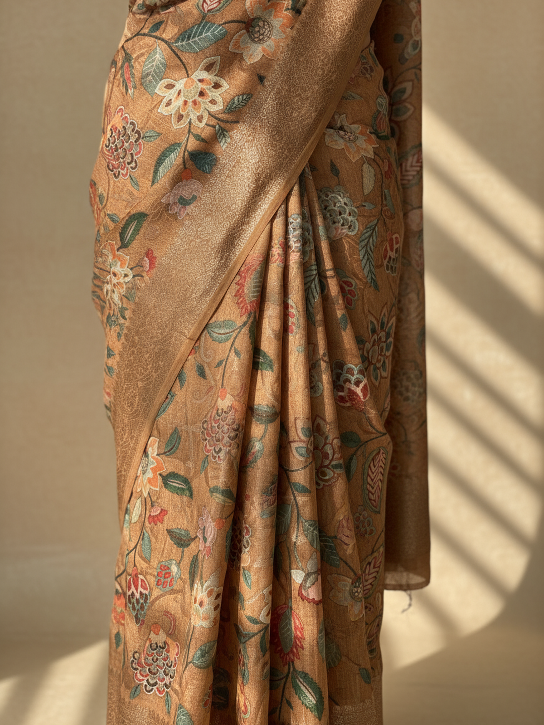 Mustard Printed Silk Blend Saree With Unstitched Blouse Piece