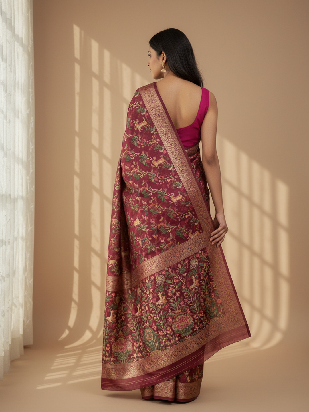 Maroon Printed Silk Blend Saree With Unstitched Blouse Piece