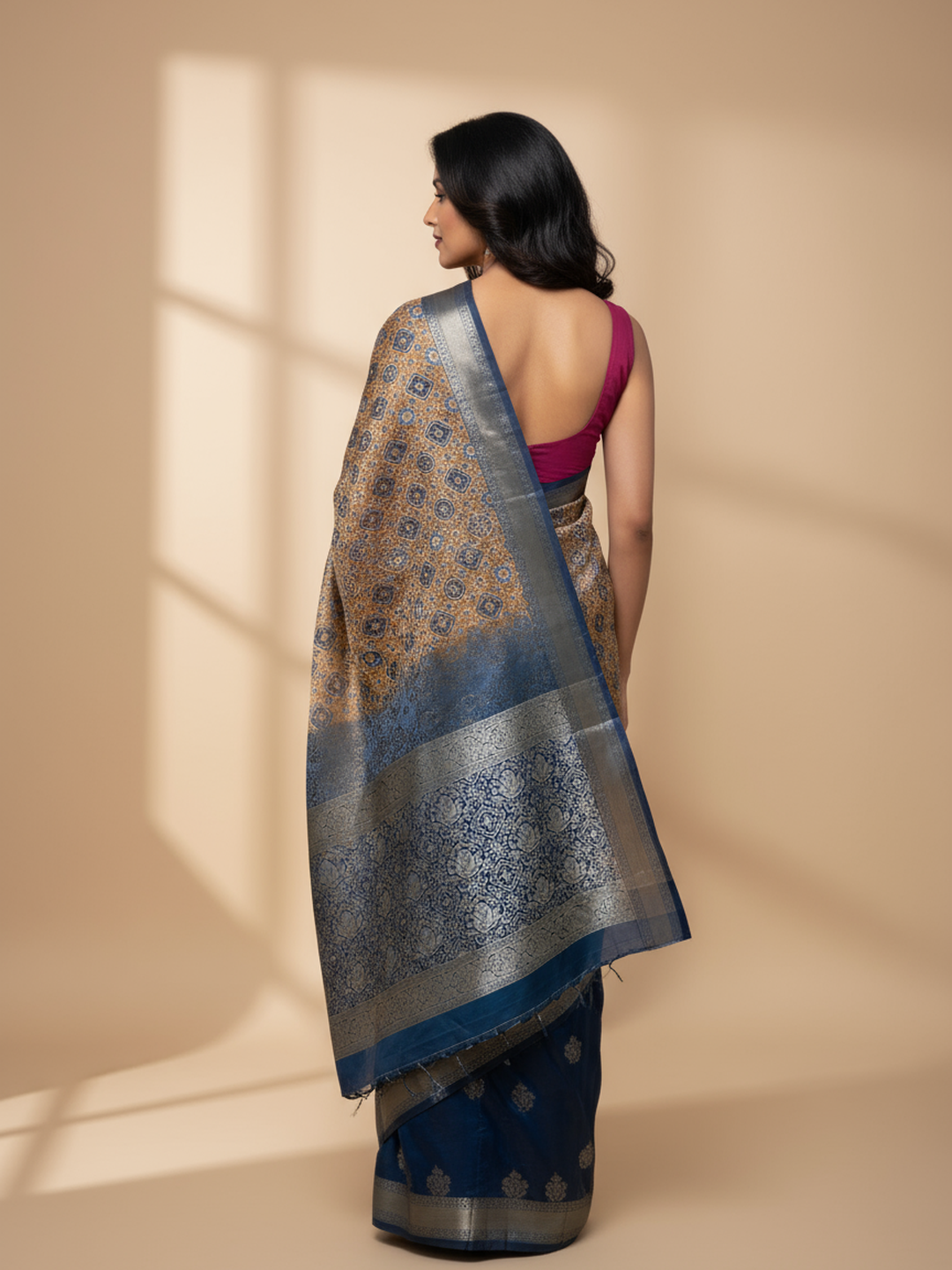 Blue Printed Silk Blend Saree With Unstitched Blouse Piece
