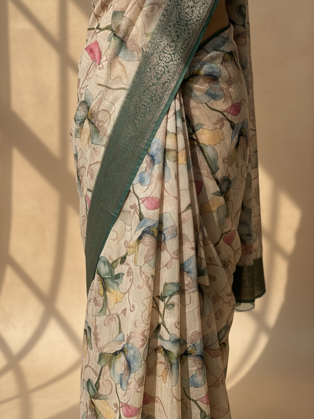 Beige Printed Silk Blend Saree With Unstitched Blouse Piece