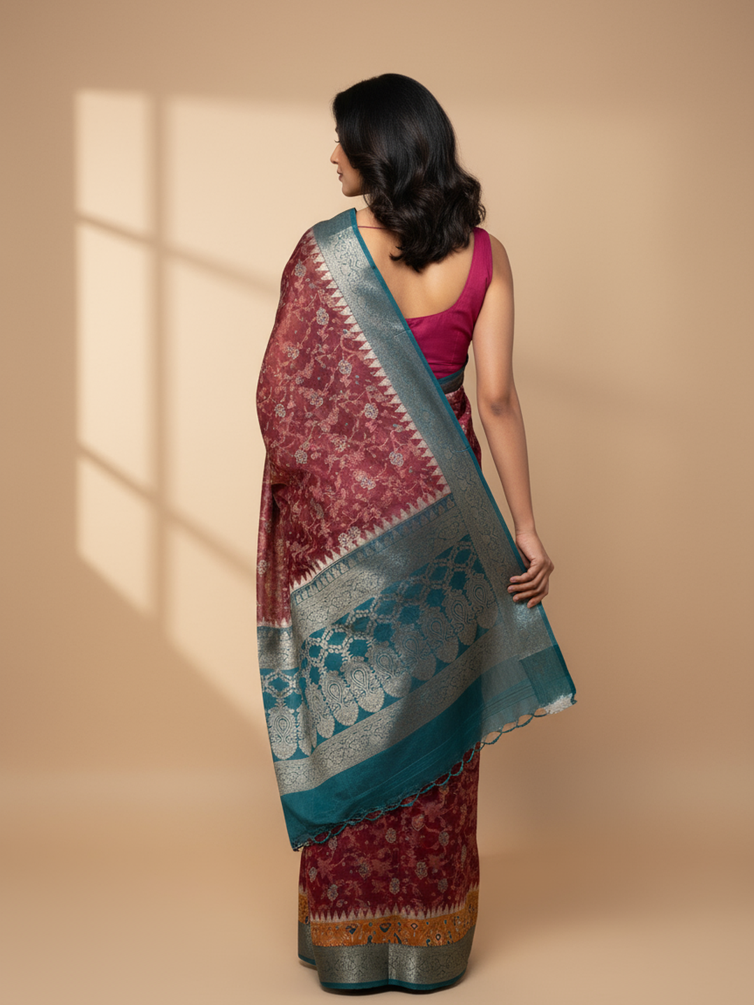 Maroon Printed Silk Blend Saree With Unstitched Blouse Piece