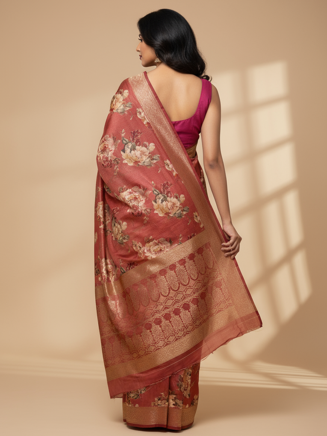 Coral Printed Silk Blend Saree With Unstitched Blouse Piece