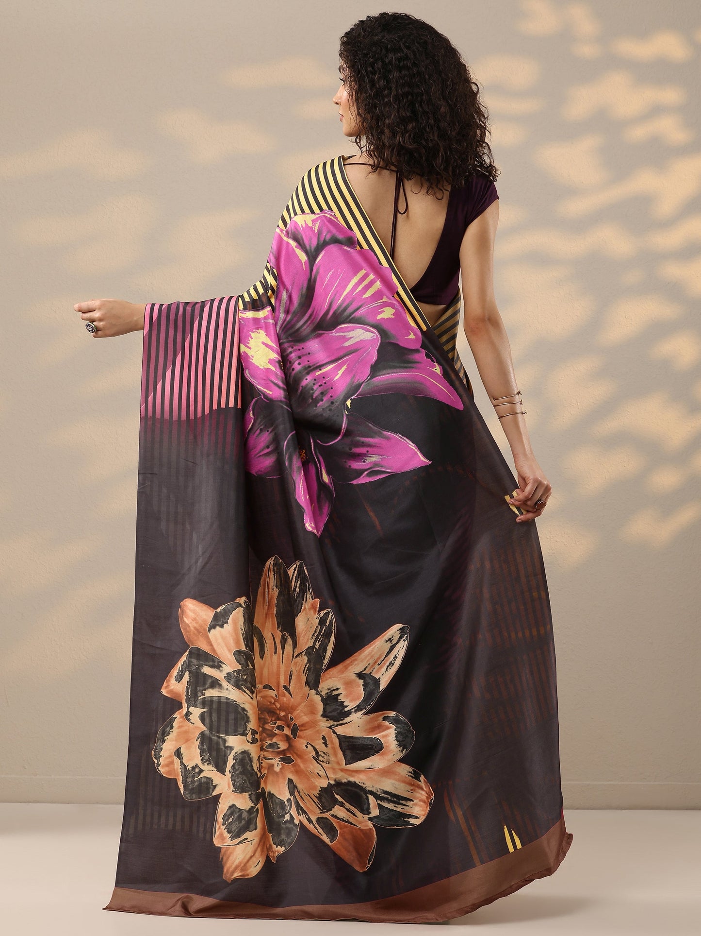 Black Printed Silk Blend Saree With Unstitched Blouse Piece