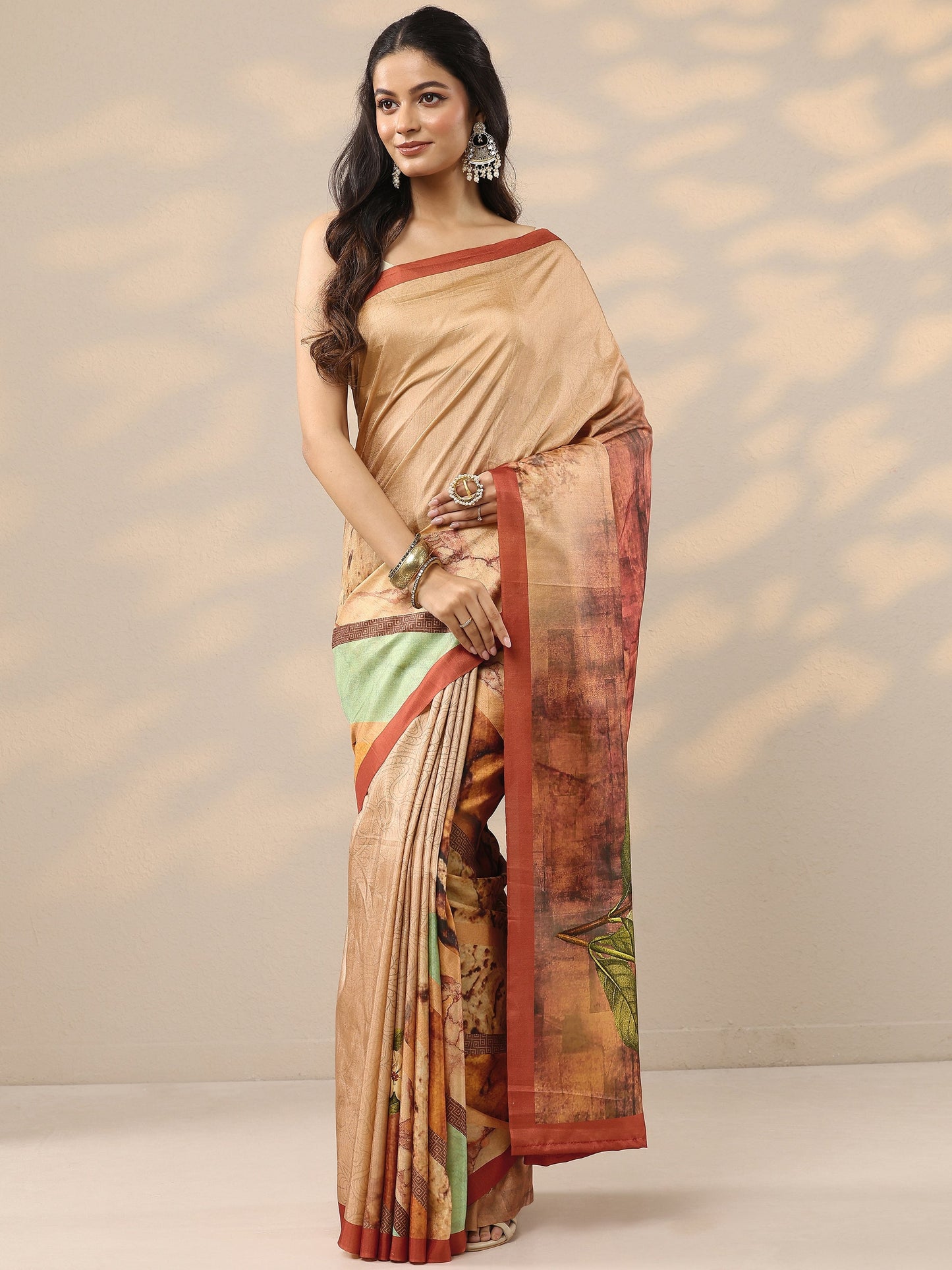 Coral Printed Silk Blend Saree With Unstitched Blouse Piece