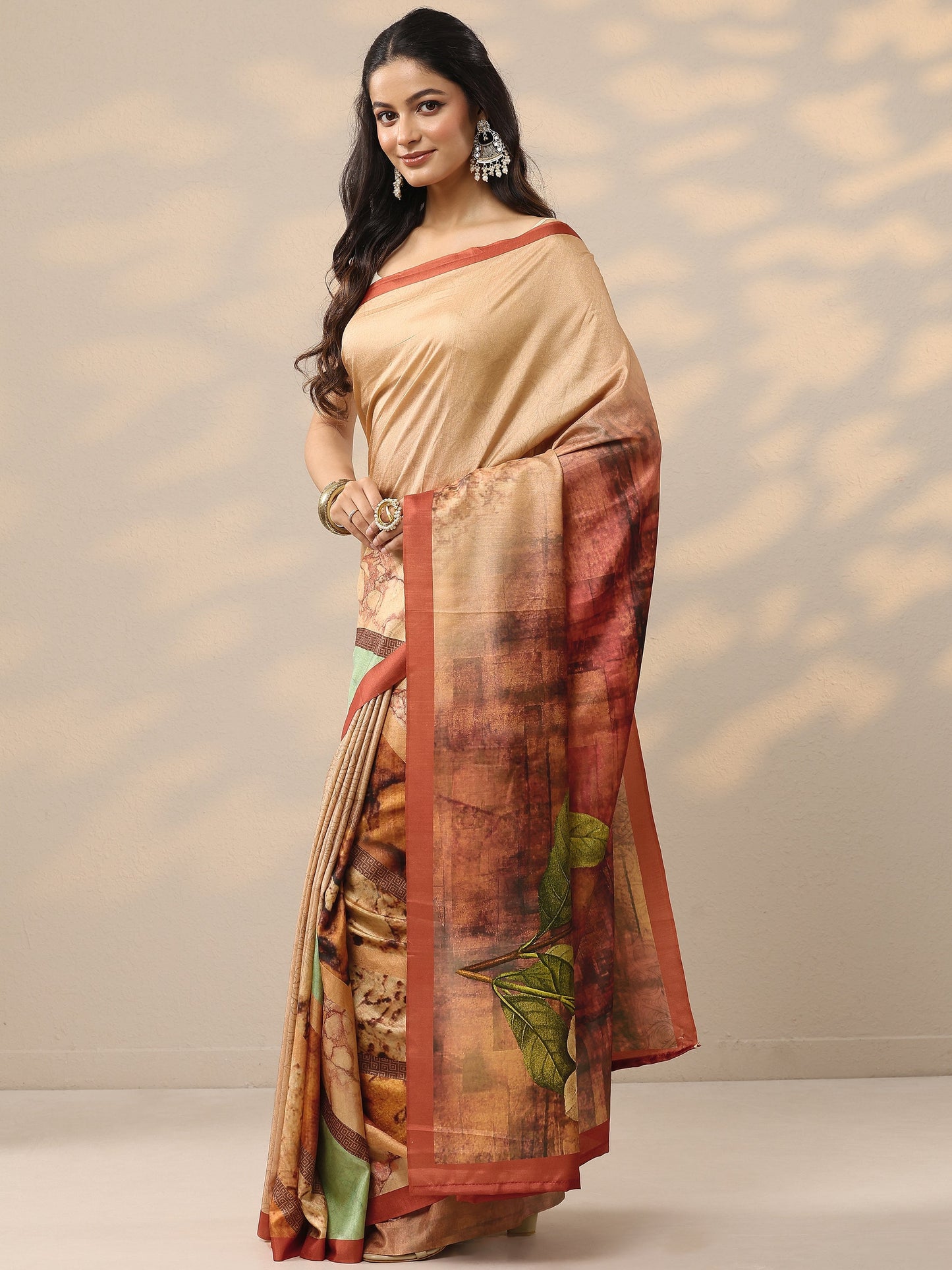 Coral Printed Silk Blend Saree With Unstitched Blouse Piece