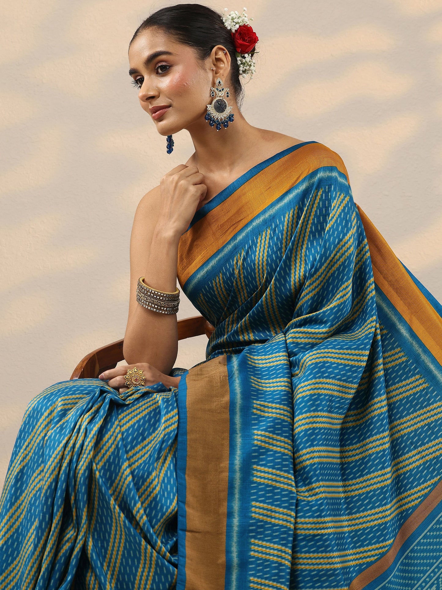 Blue Printed Silk Blend Saree With Unstitched Blouse Piece