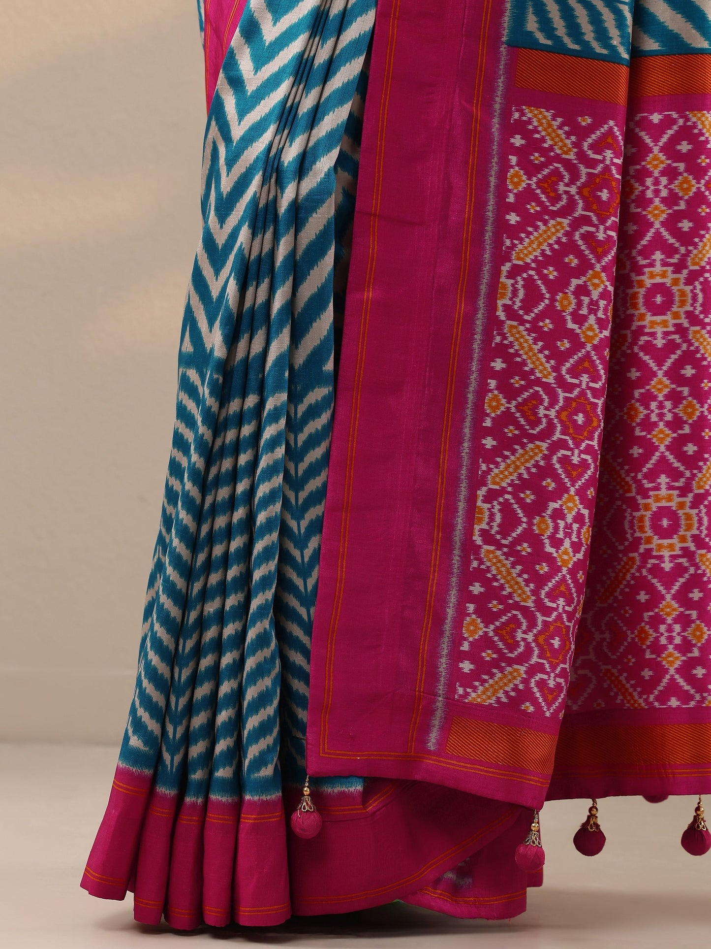 Blue Leheriya Printed Silk Blend Saree With Unstitched Blouse Piece