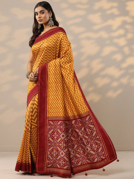 Mustard Leheriya Printed Silk Blend Saree With Unstitched Blouse Piece