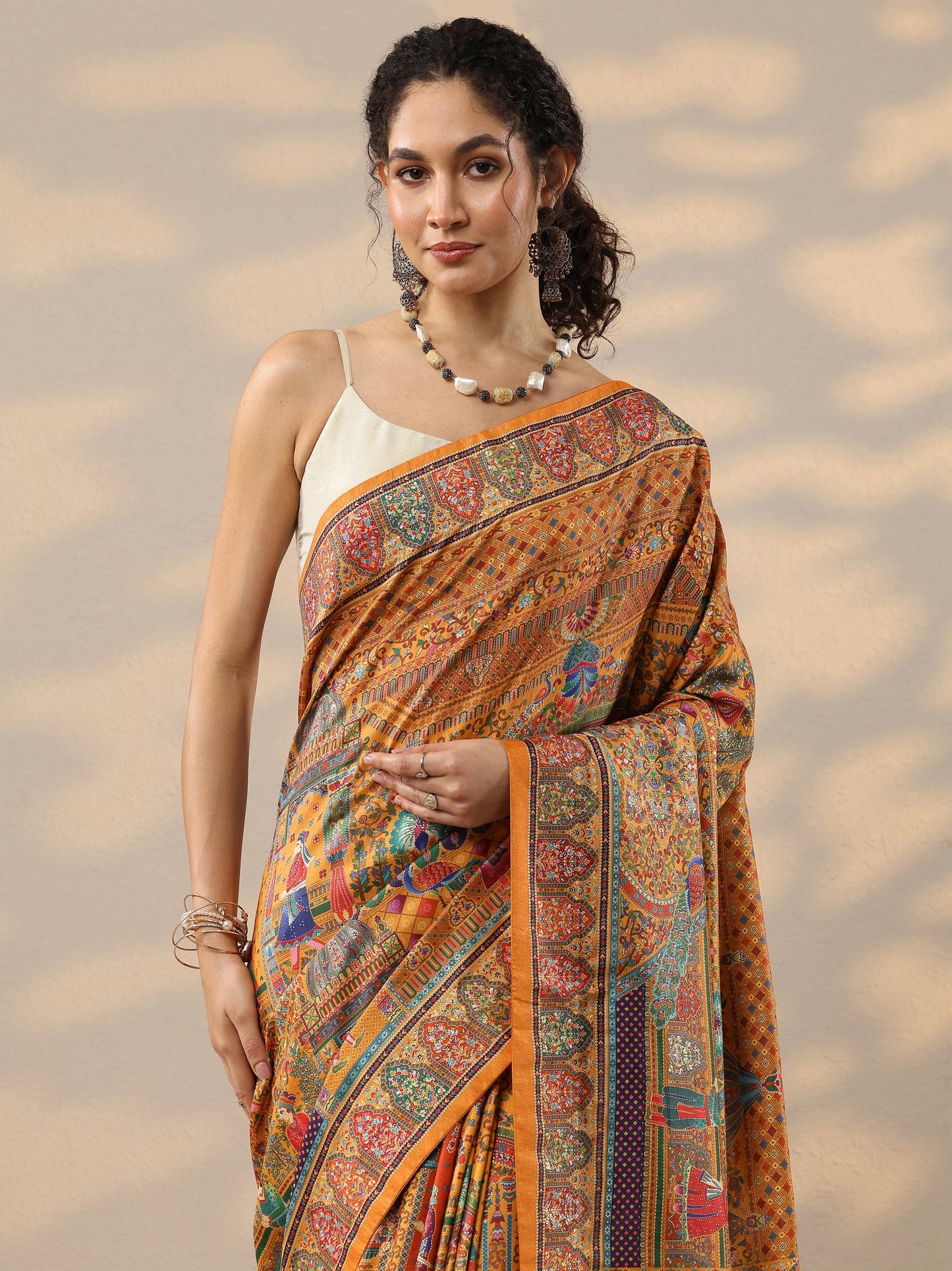 Mustard Printed Silk Blend Saree With Unstitched Blouse Piece