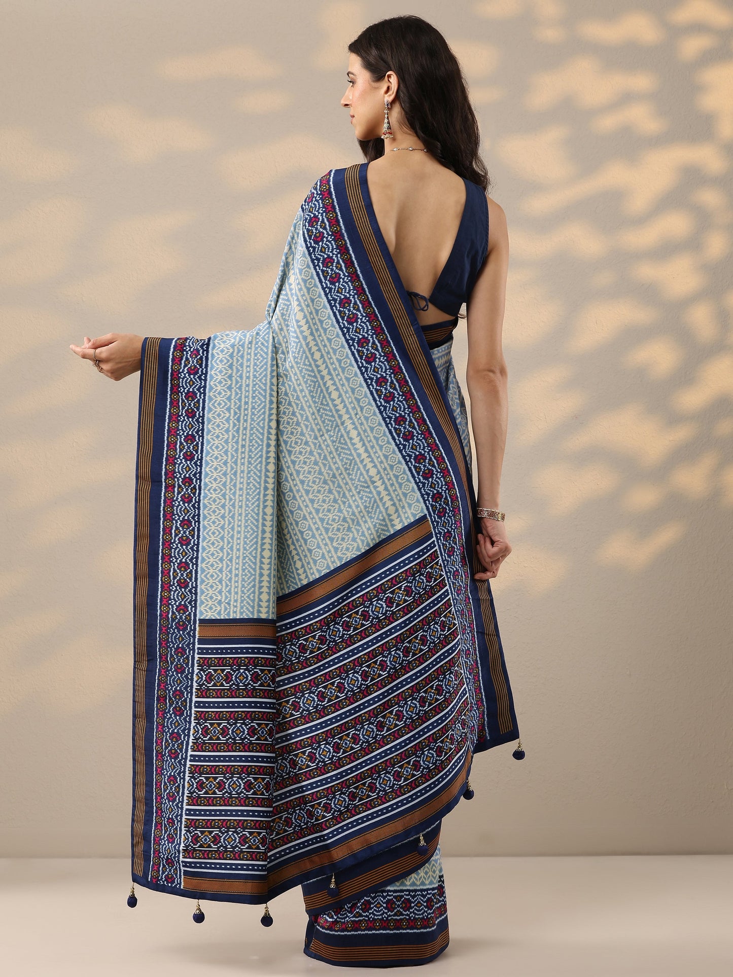 Blue Printed Silk Blend Saree With Unstitched Blouse Piece