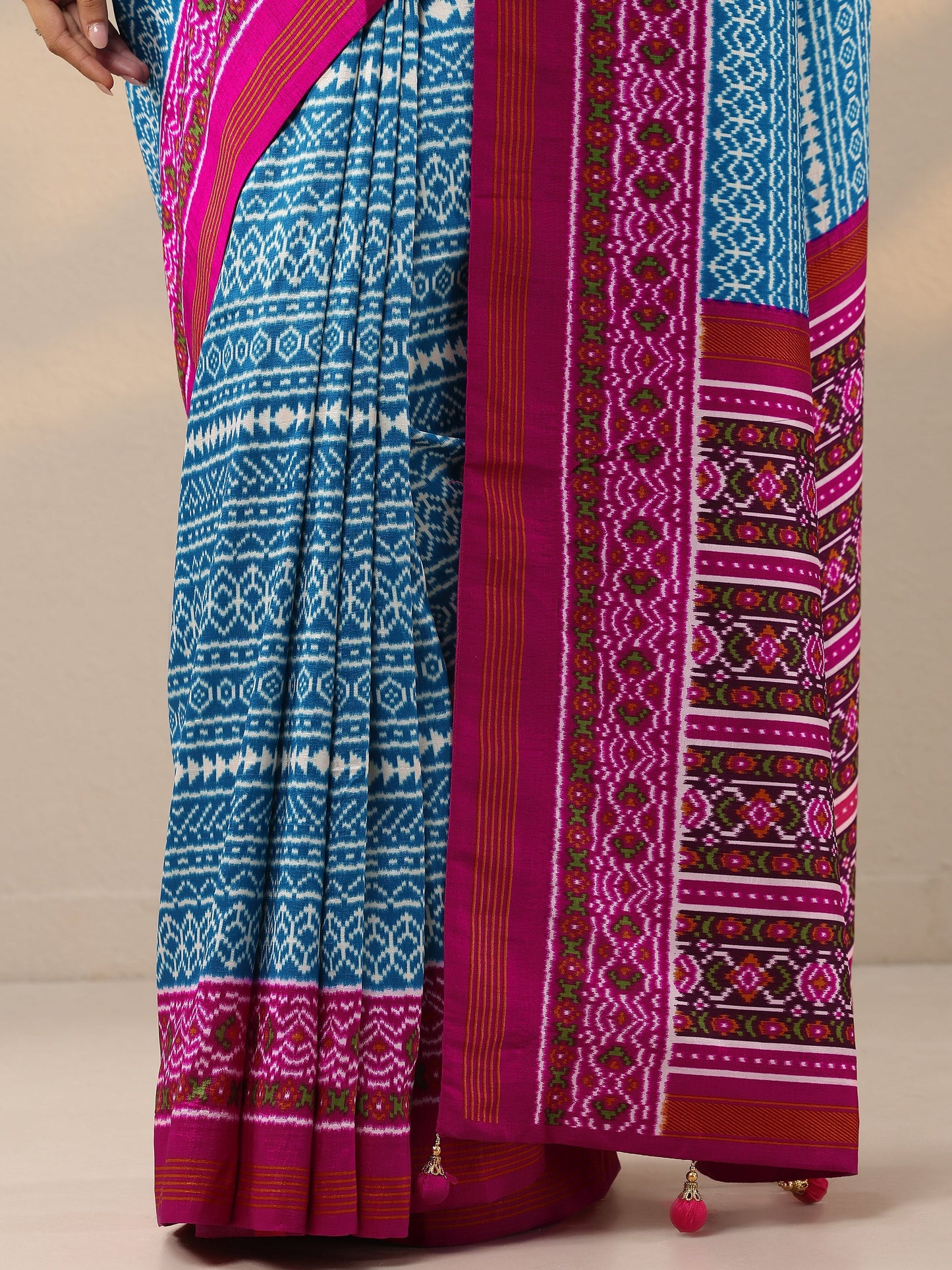 Blue Printed Silk Blend Saree With Unstitched Blouse Piece