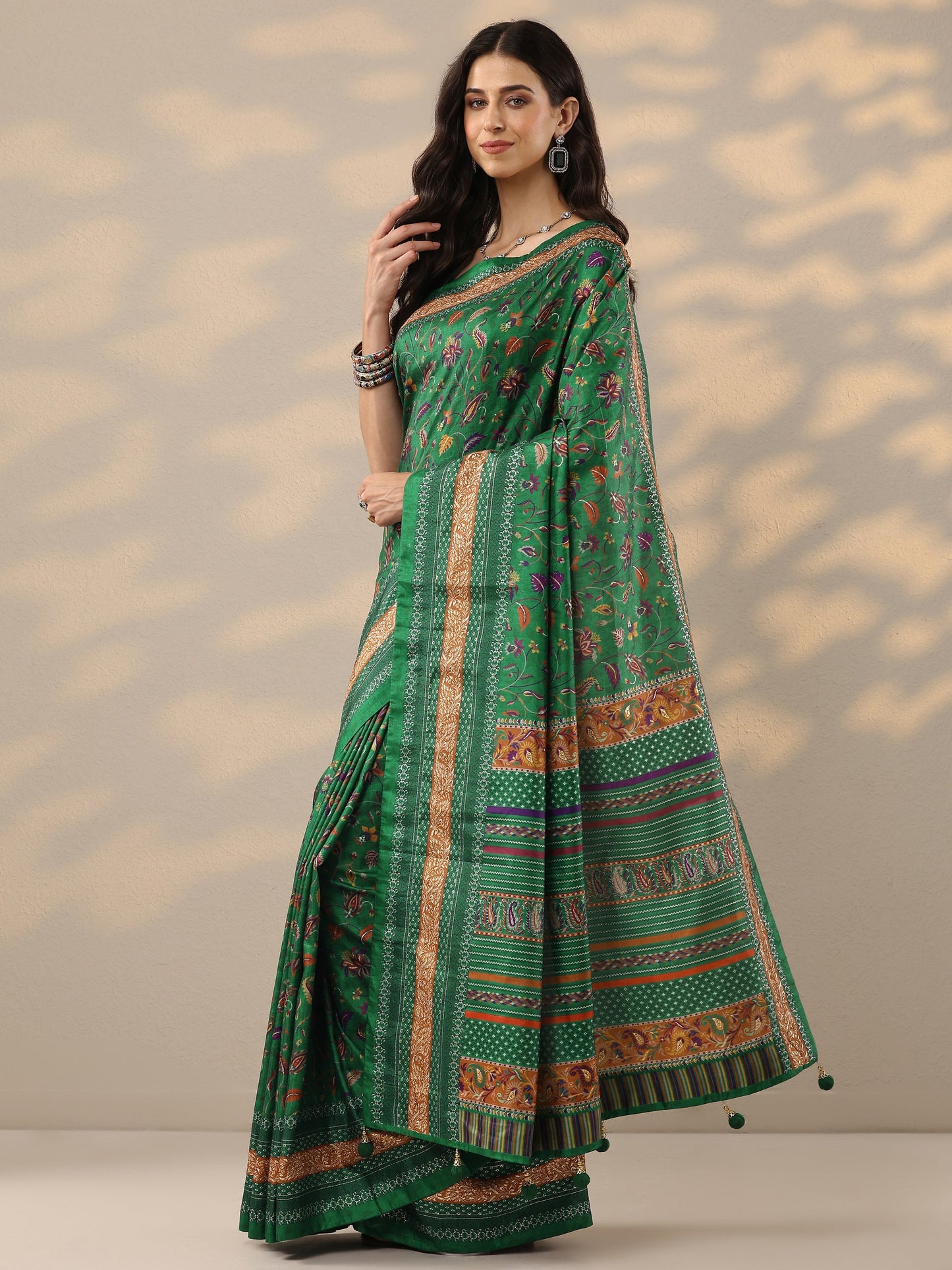 Green Printed Silk Blend Saree With Unstitched Blouse Piece