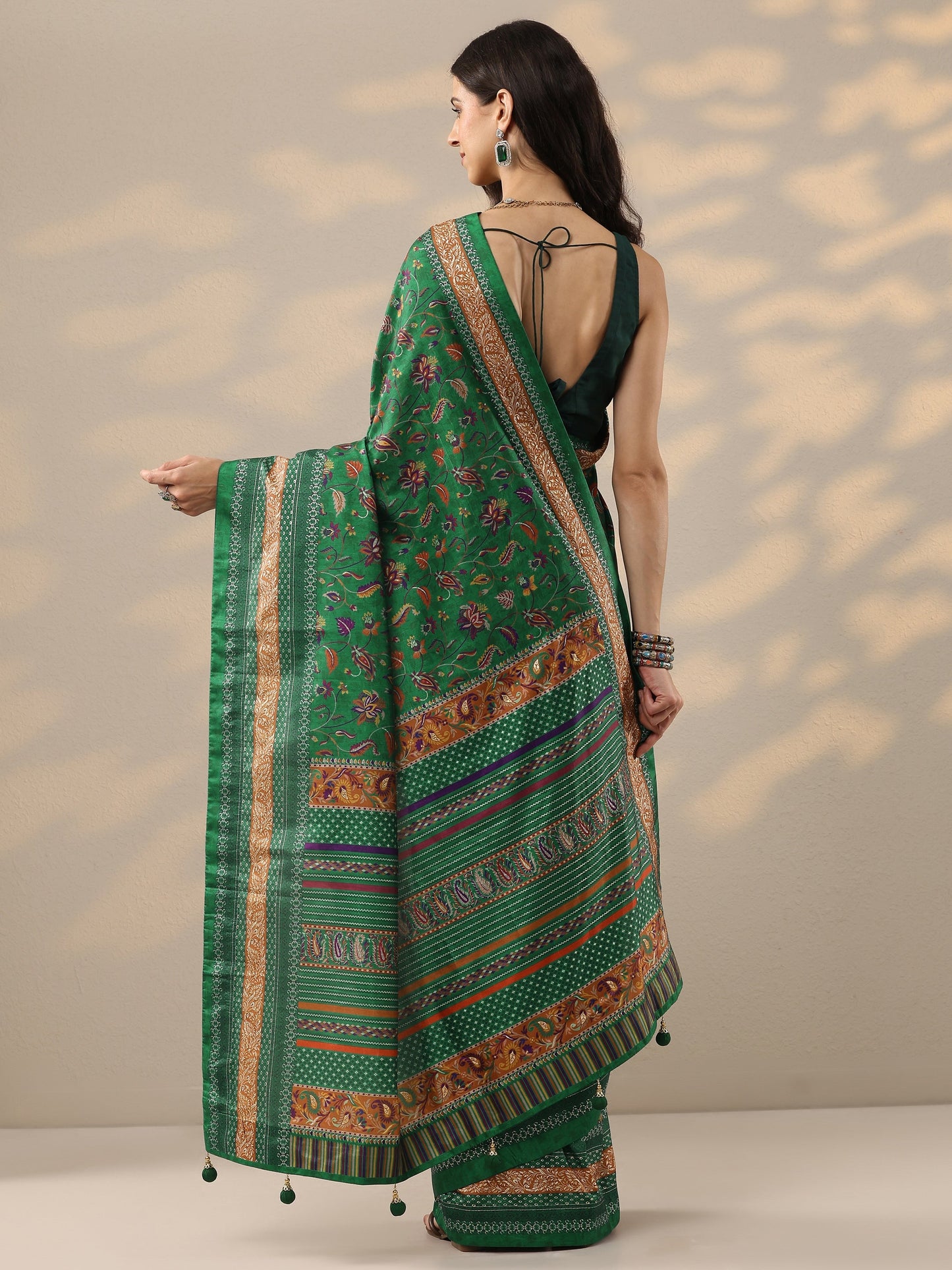 Green Printed Silk Blend Saree With Unstitched Blouse Piece