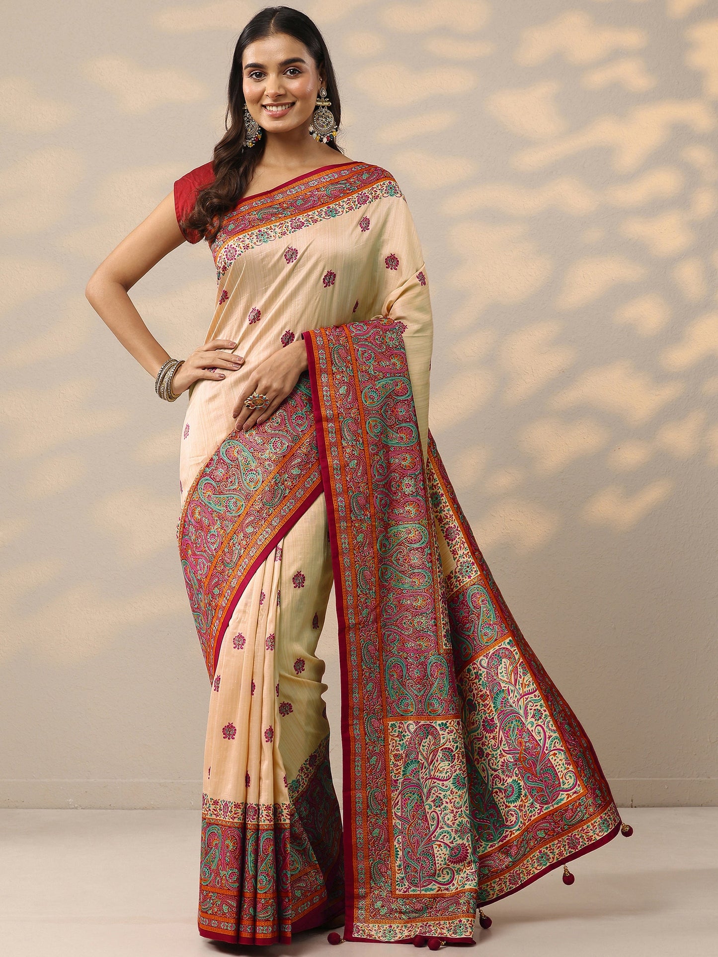 Red Printed Silk Blend Saree With Unstitched Blouse Piece