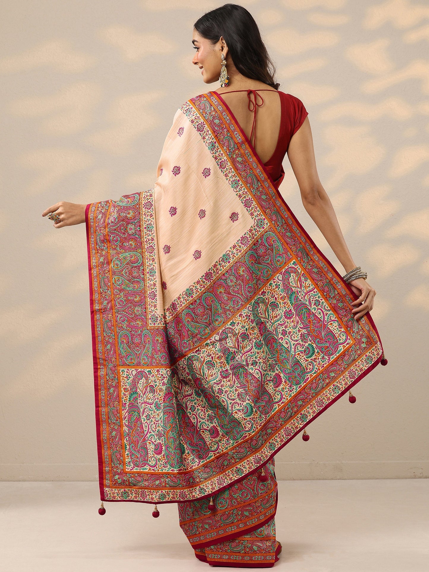 Red Printed Silk Blend Saree With Unstitched Blouse Piece