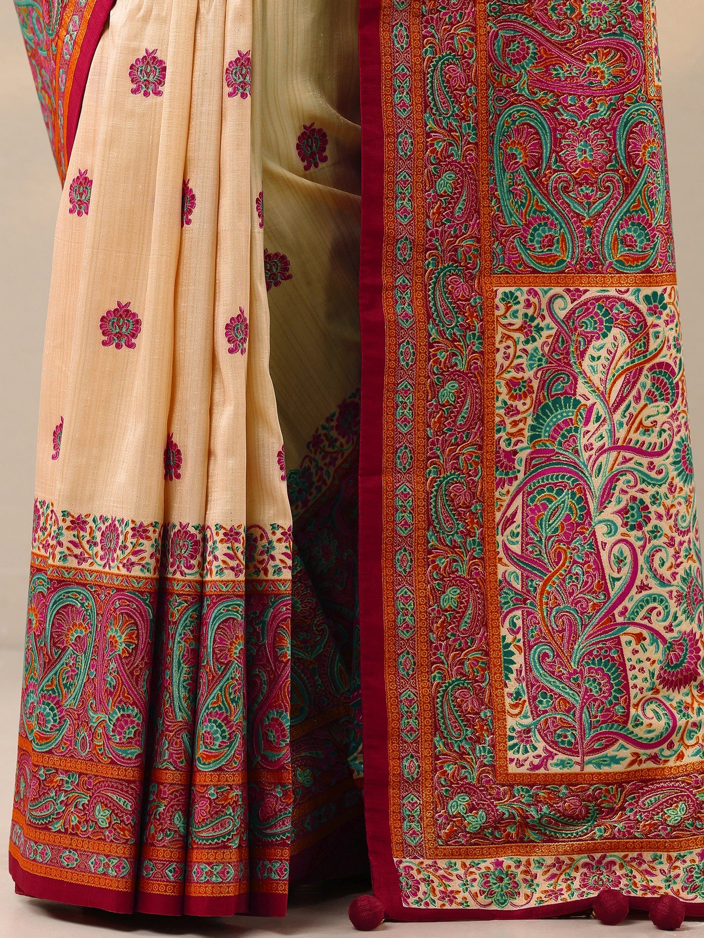 Red Printed Silk Blend Saree With Unstitched Blouse Piece