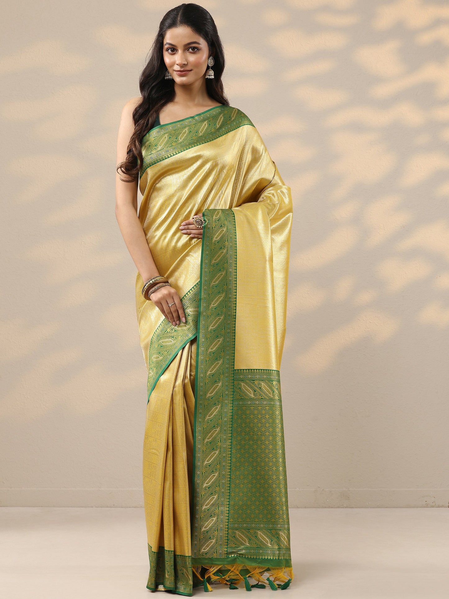 Green Woven Design Silk Blend Saree With Unstitched Blouse Piece