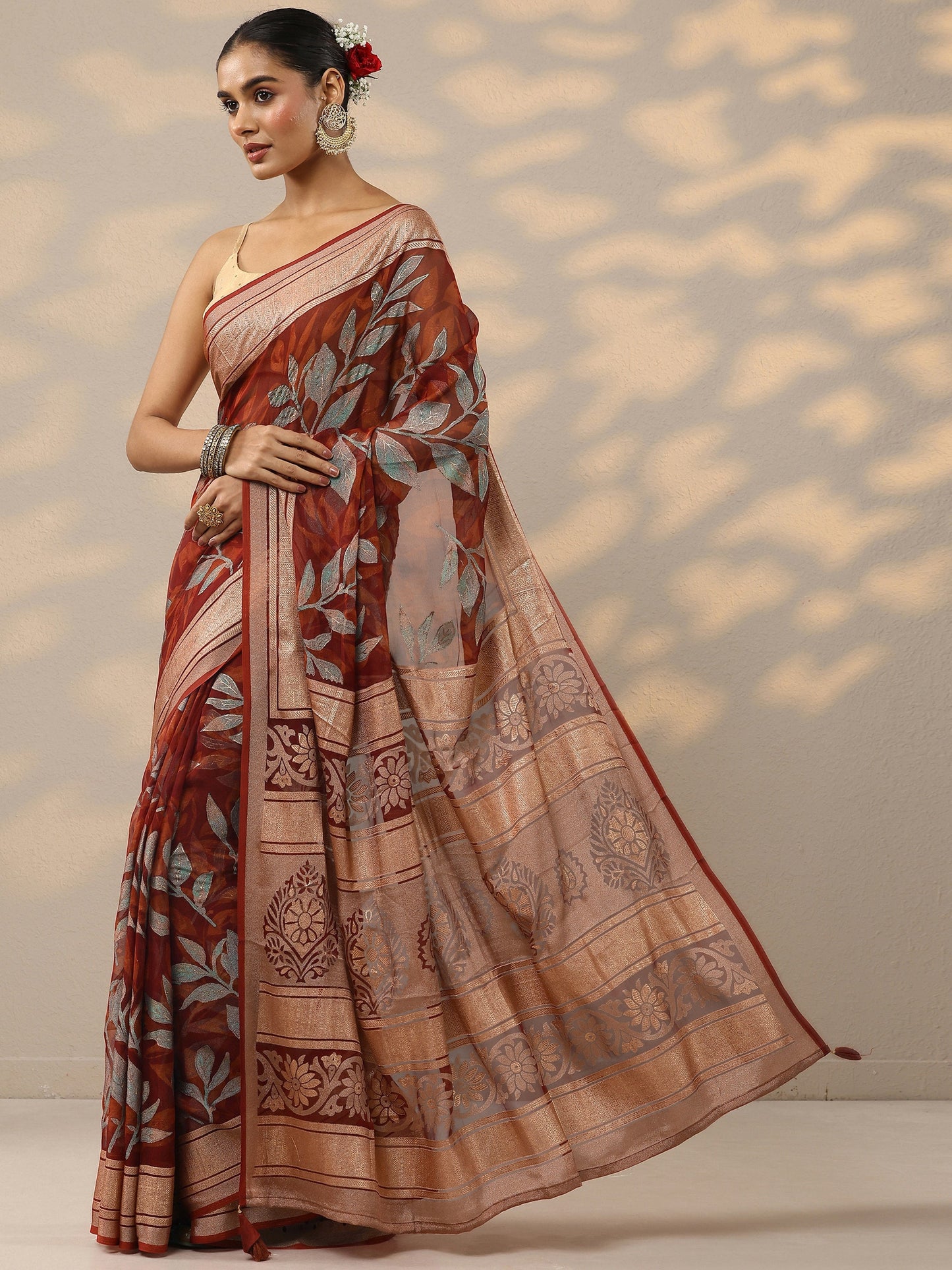 Red Printed Silk Blend Saree With Unstitched Blouse Piece