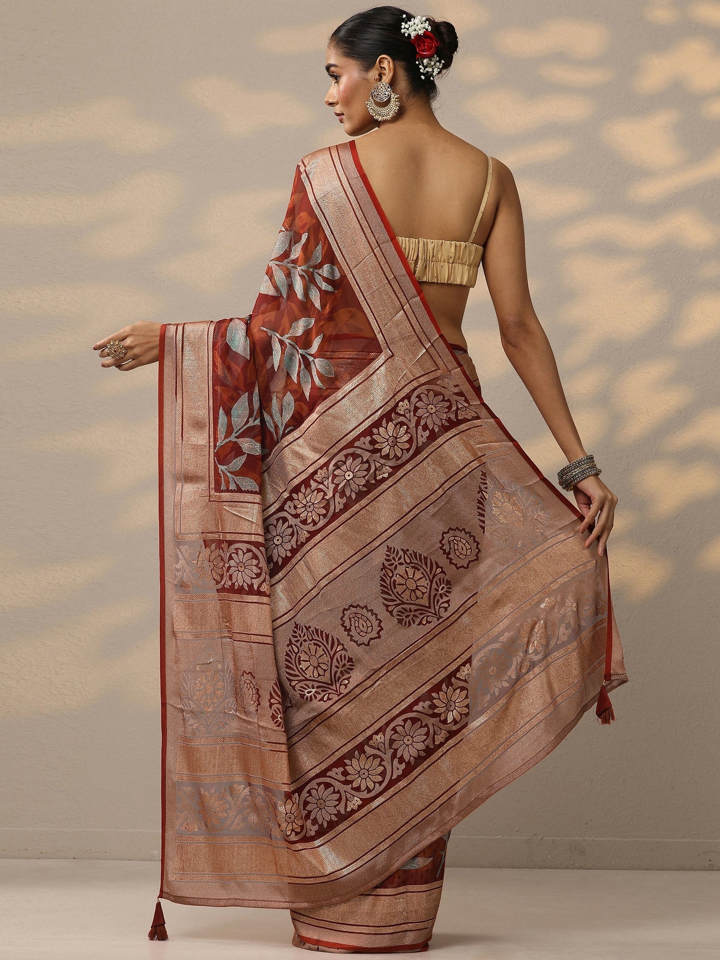 Red Printed Silk Blend Saree With Unstitched Blouse Piece