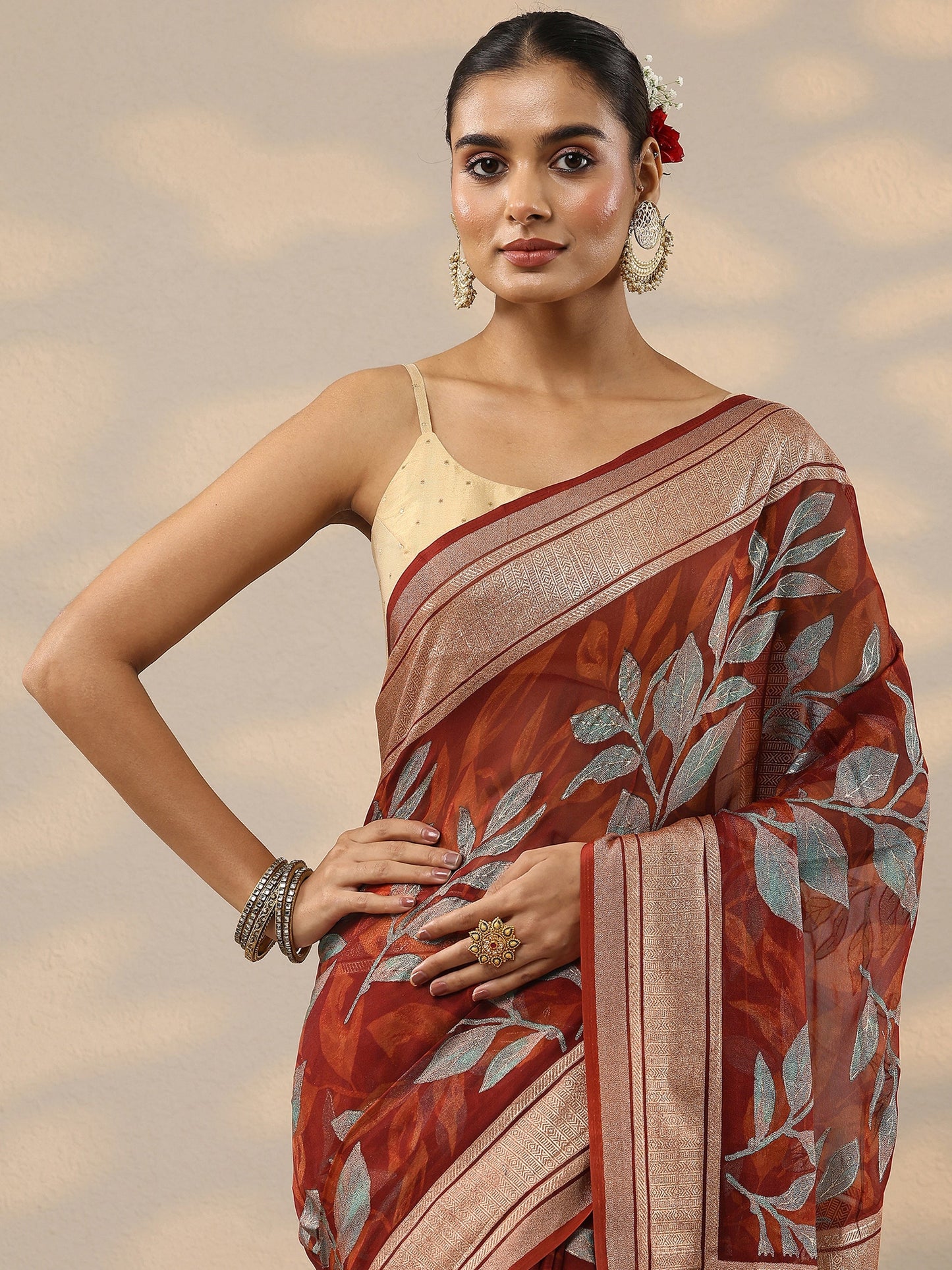 Red Printed Silk Blend Saree With Unstitched Blouse Piece