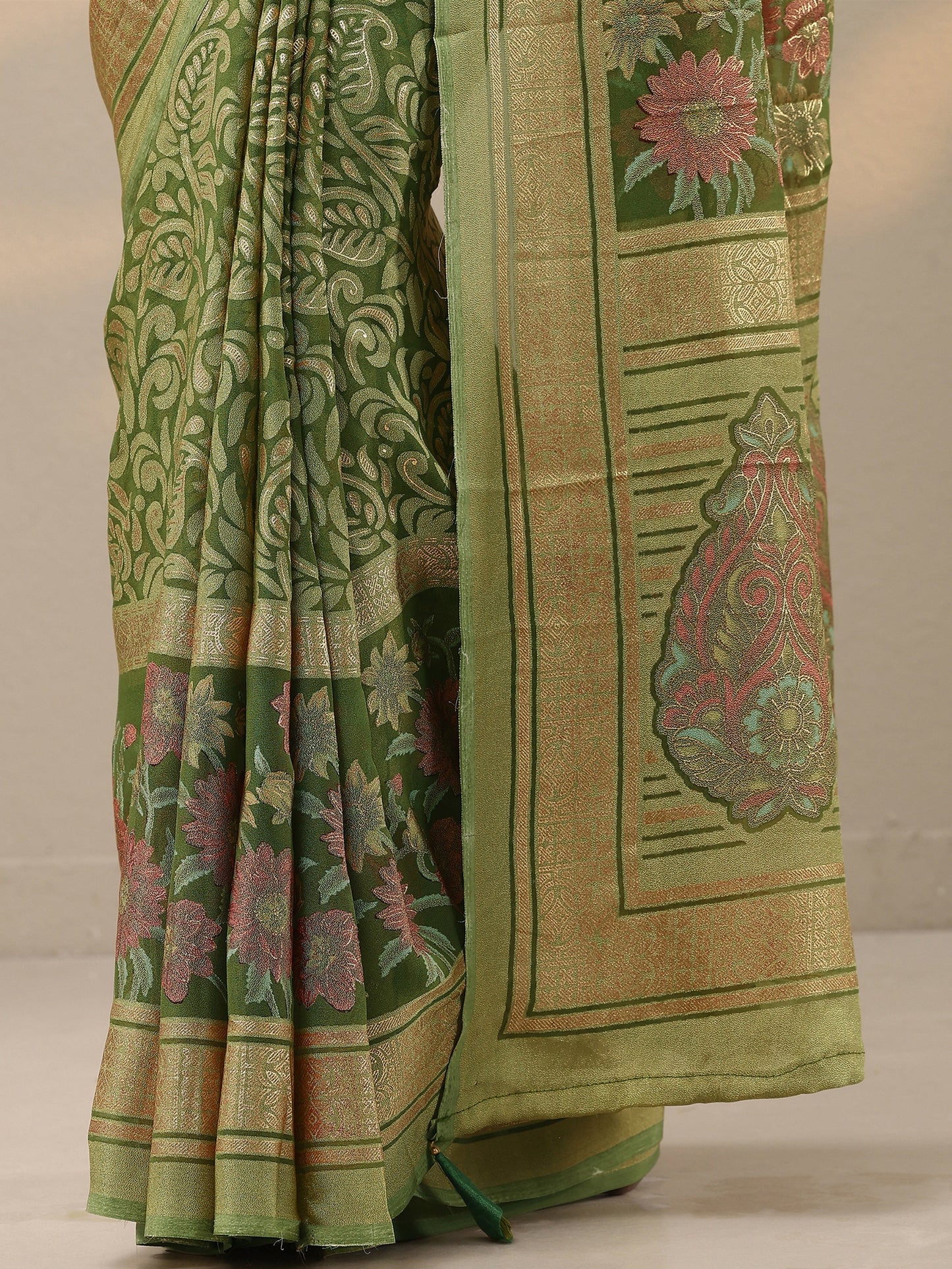 Green Printed Silk Blend Saree With Unstitched Blouse Piece