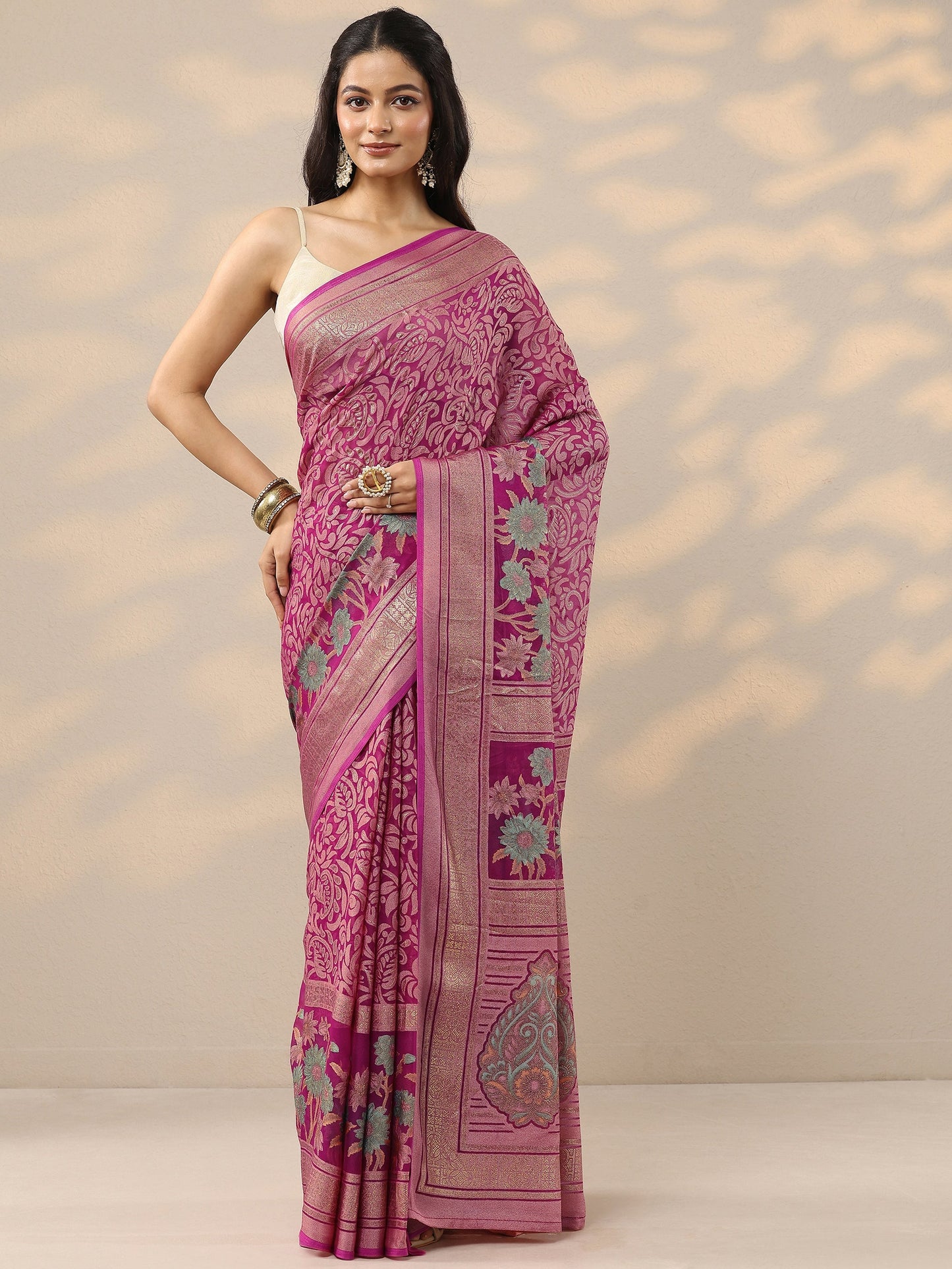 Magenta Printed Silk Blend Saree With Unstitched Blouse Piece